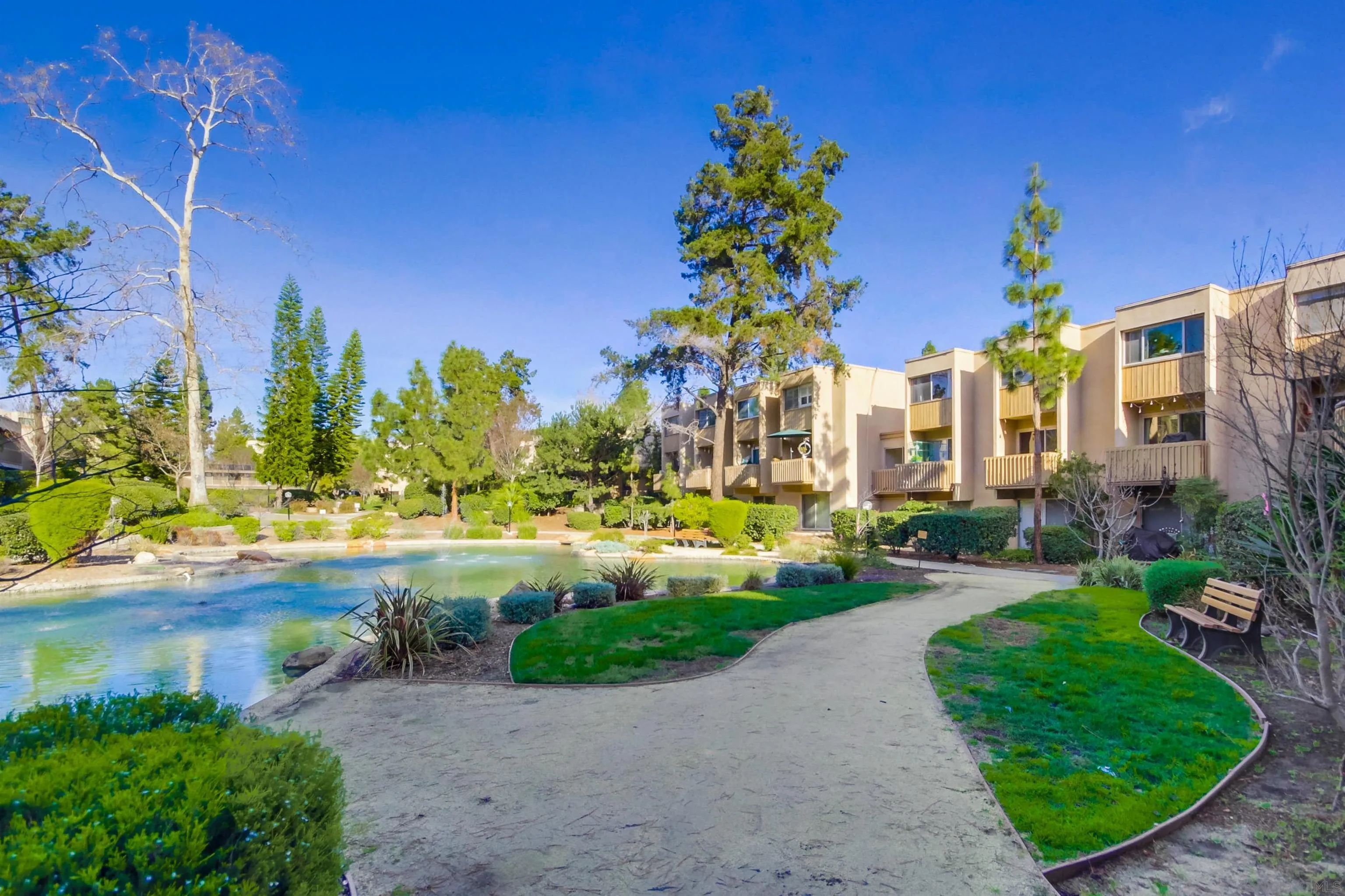 https://cdn.realtyfeed.com/cdn/127/250036401/4a8815b7f7acc5f34cbd47e013e68221.webp