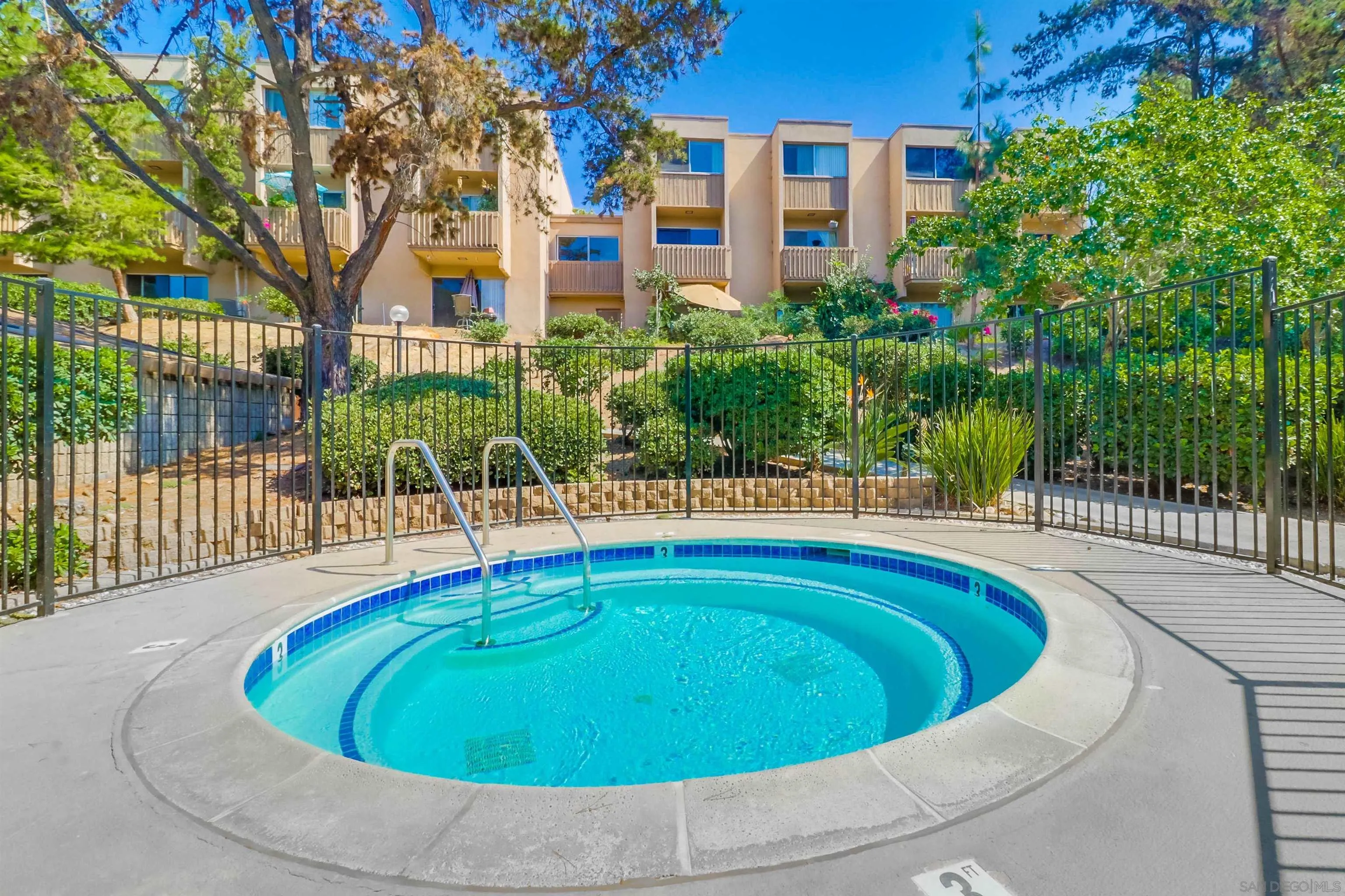 https://cdn.realtyfeed.com/cdn/127/250036401/703233bb12a1356a3d22293542786bb5.webp
