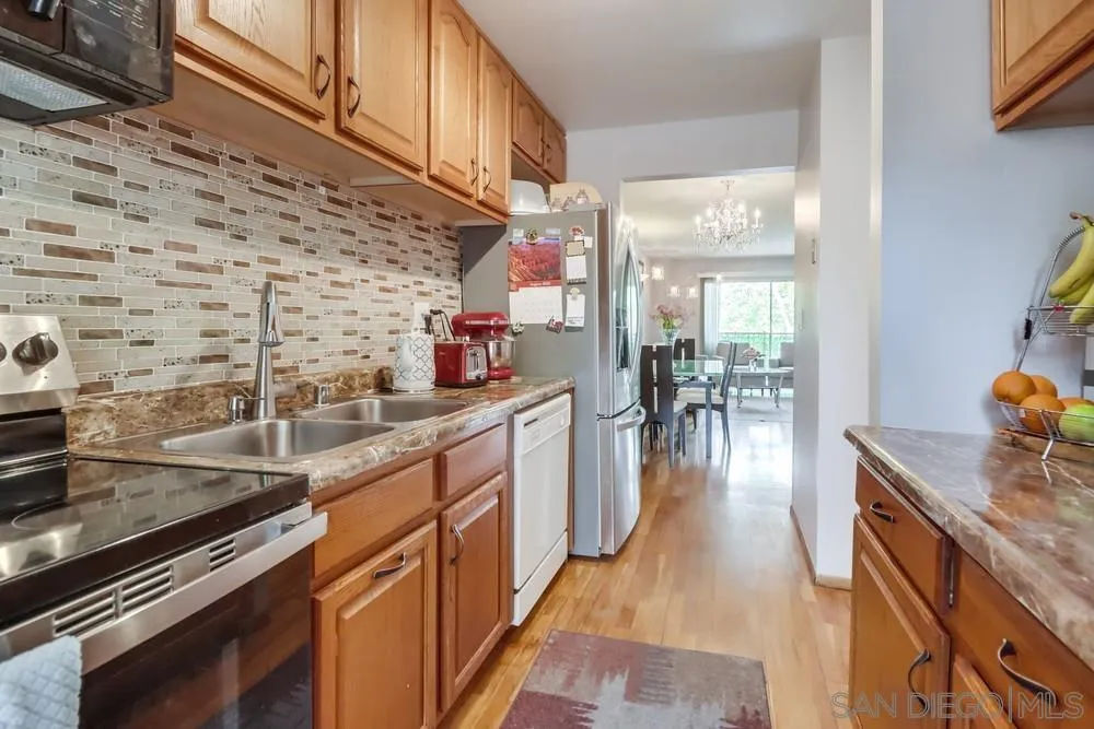 https://cdn.realtyfeed.com/cdn/127/250036401/a76eb22e5529bd5c00d4651c0205f9d5.webp
