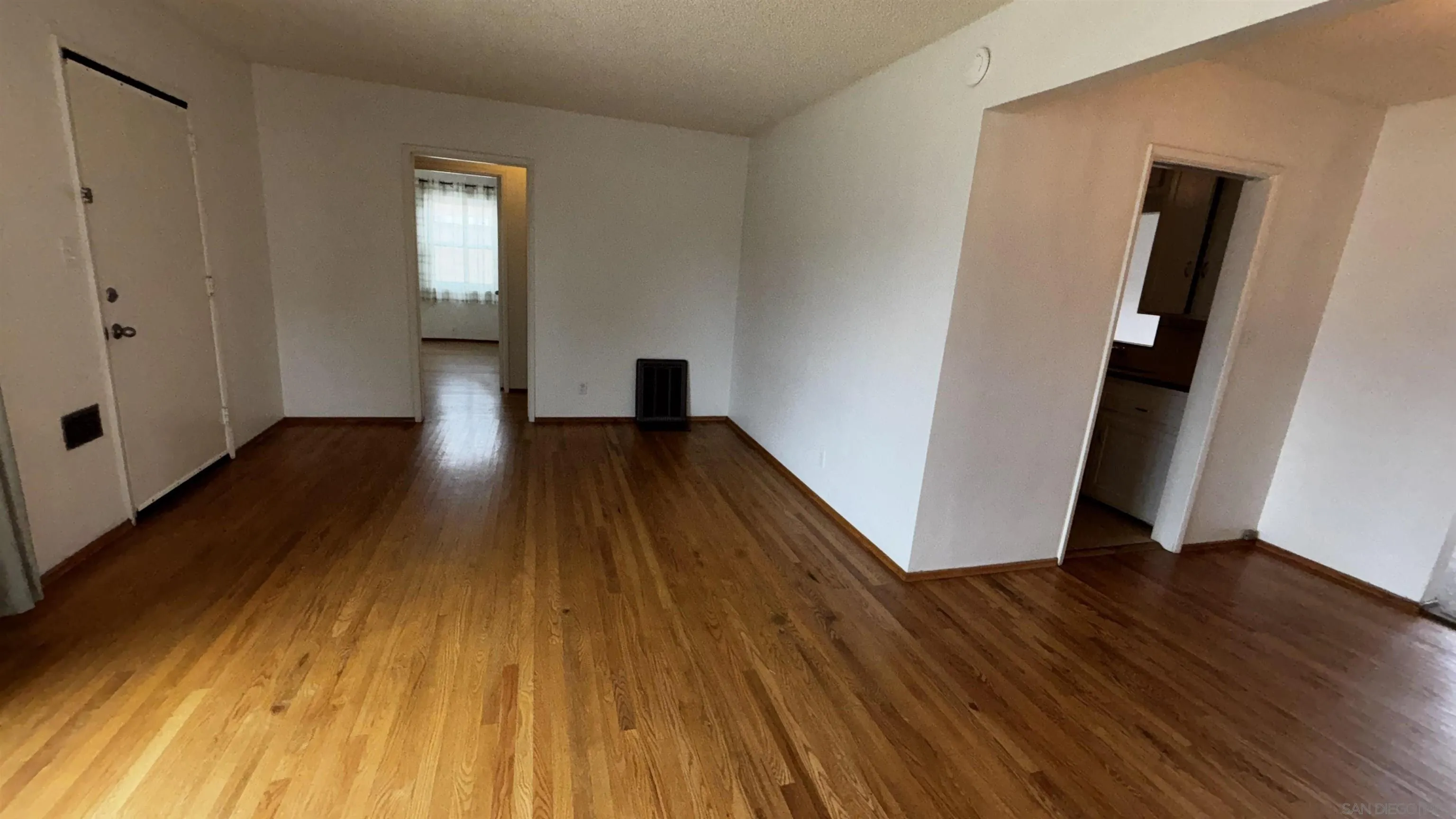 https://cdn.realtyfeed.com/cdn/127/250036402/2d573bf1373fff29929b912ea991260a.webp