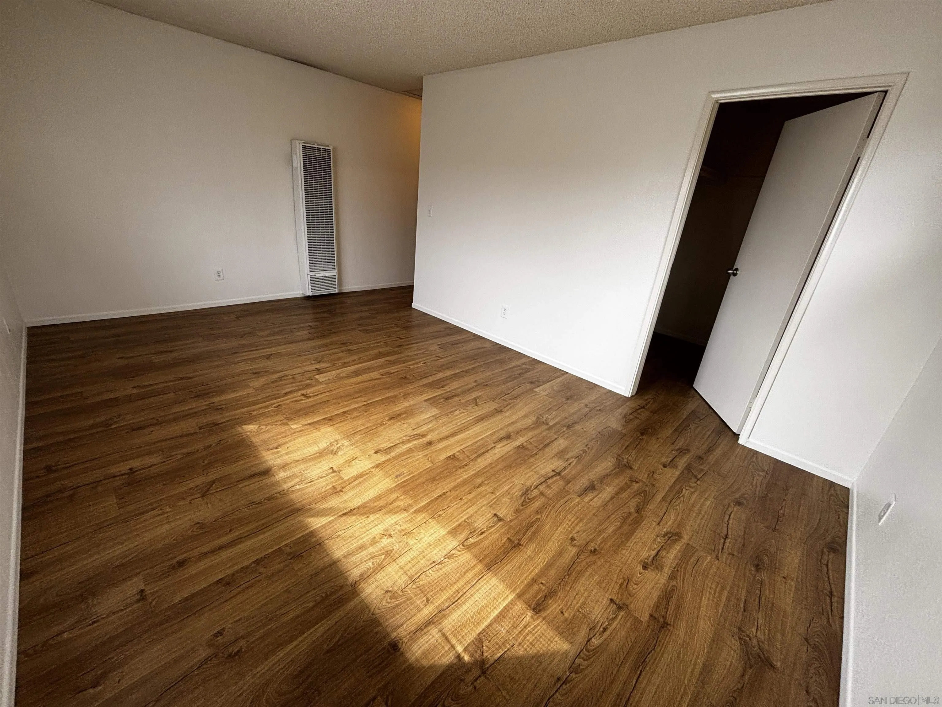 https://cdn.realtyfeed.com/cdn/127/250036402/6790f949f678af449993a7f1e5084ae7.webp