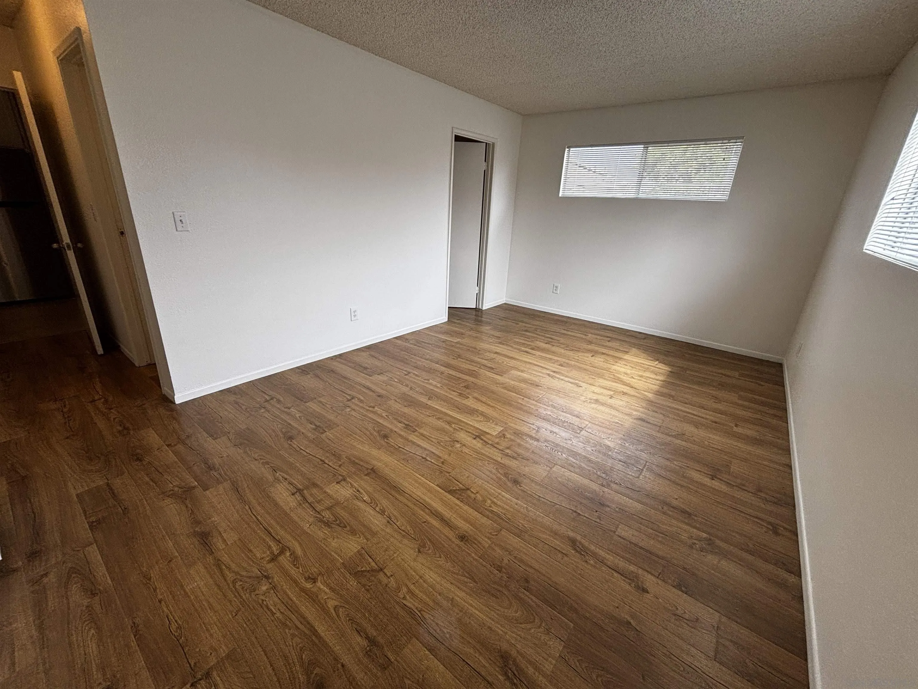 https://cdn.realtyfeed.com/cdn/127/250036402/7ebbc3bca538e7c51cdc24b9144e7c78.webp