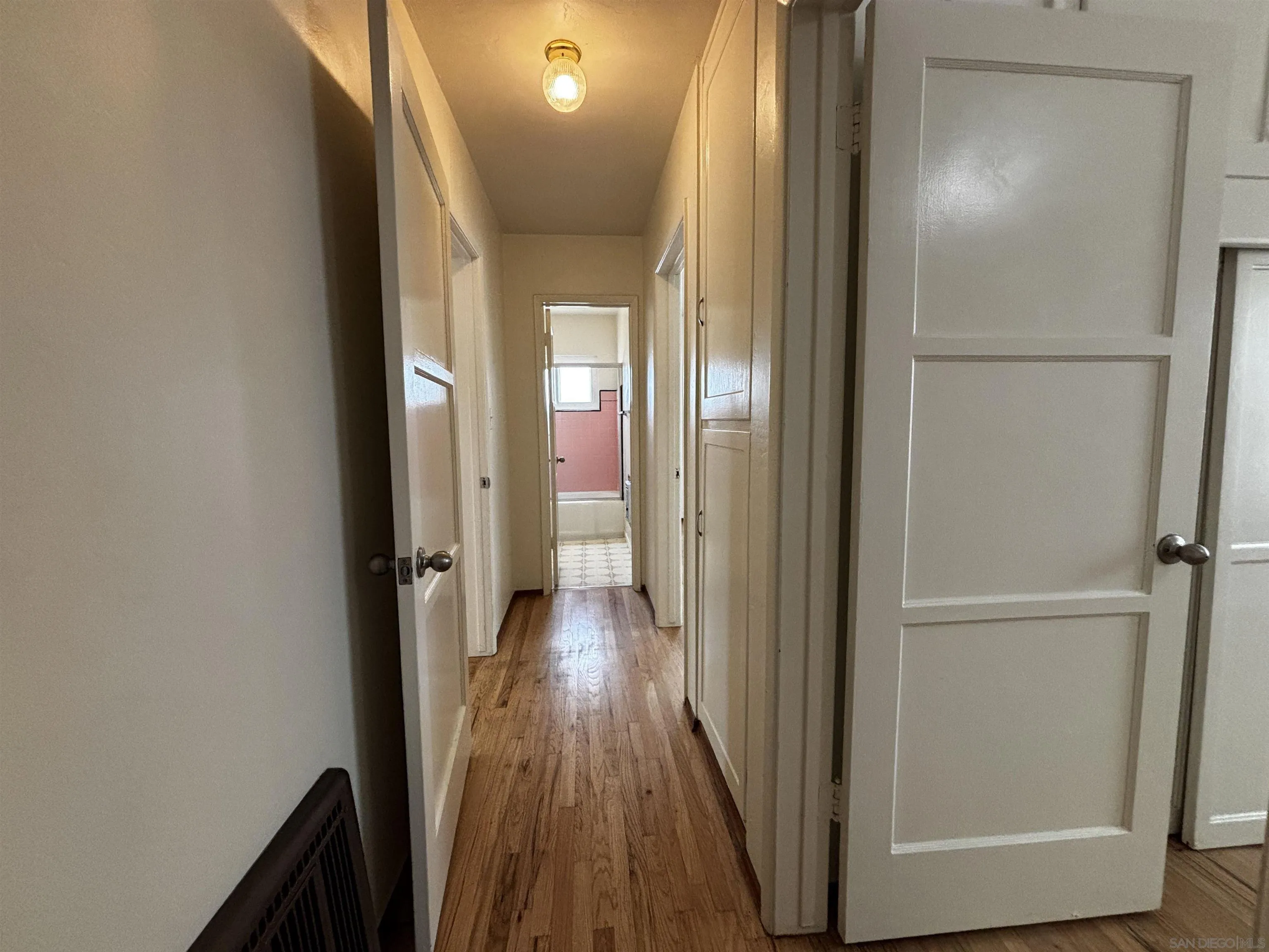 https://cdn.realtyfeed.com/cdn/127/250036402/82e8f451b68bd7177dd3c9a8ff52efa8.webp
