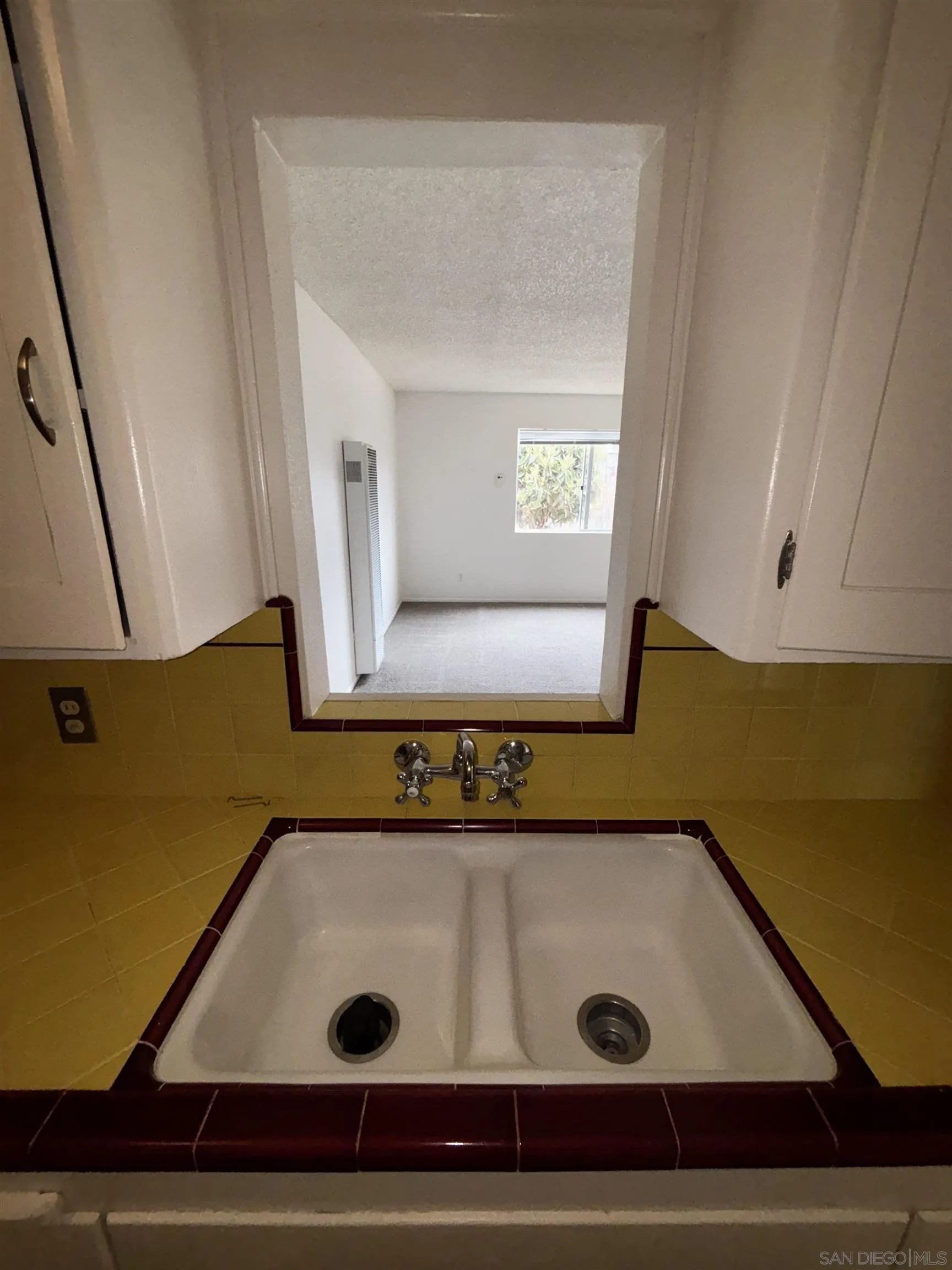 https://cdn.realtyfeed.com/cdn/127/250036402/a5154d4fee432686d2af25c7369a6881.webp