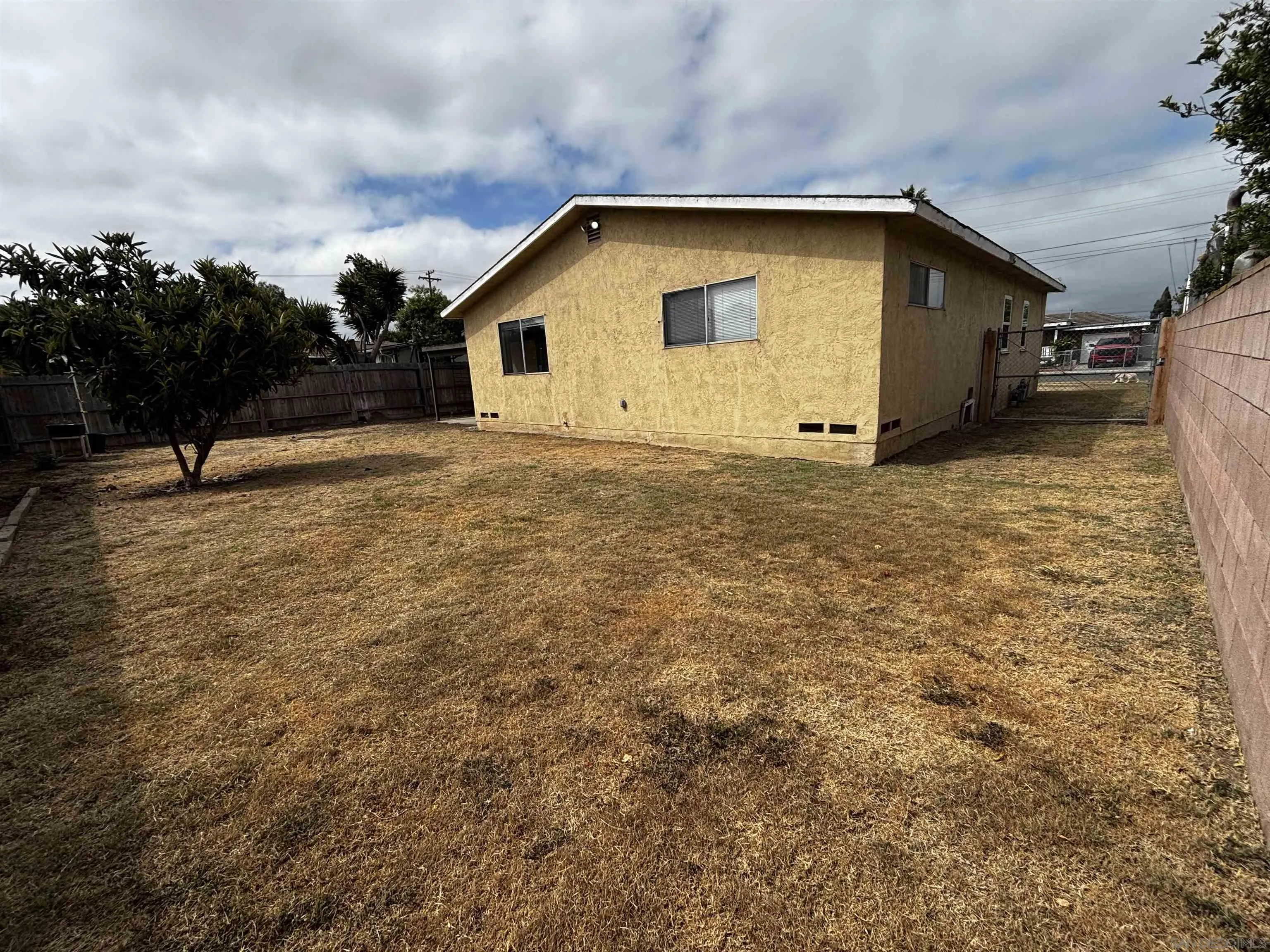 https://cdn.realtyfeed.com/cdn/127/250036402/aa27e28ef7e12bc0ccfcc9c0720b6dbc.webp