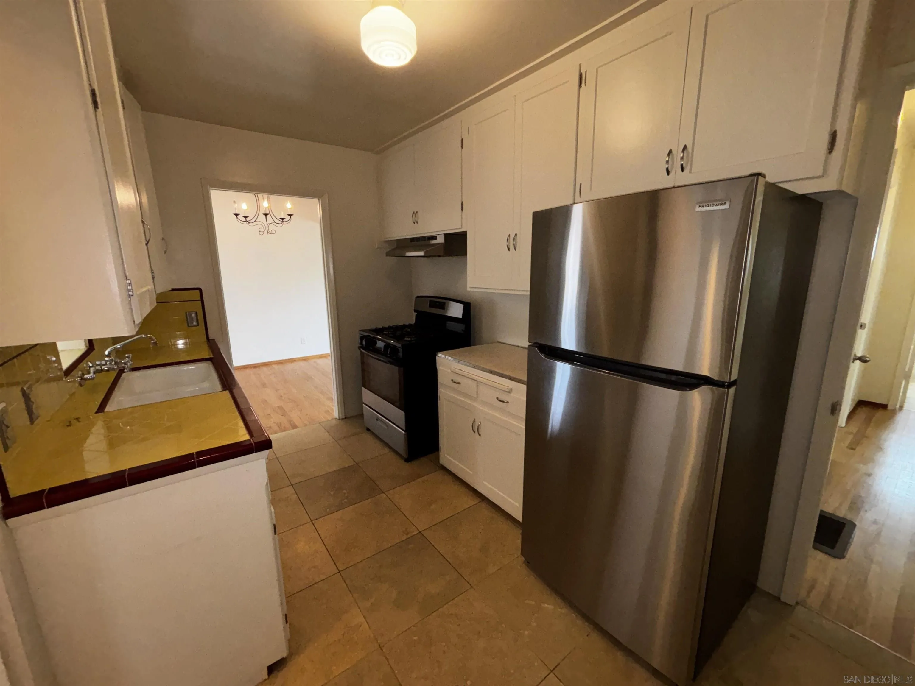 https://cdn.realtyfeed.com/cdn/127/250036402/cf7942dbfa882778149b3746fd8d618e.webp