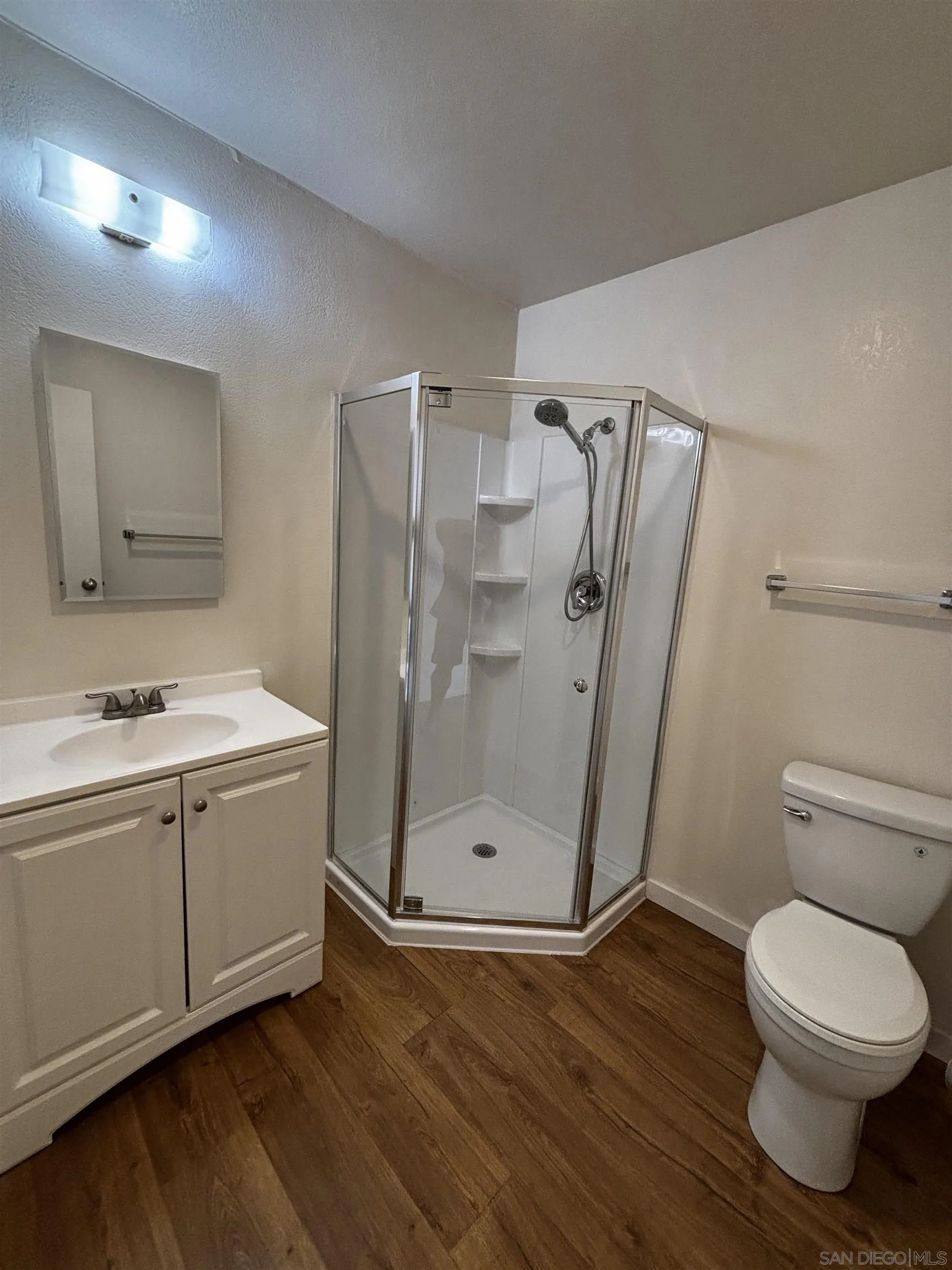 https://cdn.realtyfeed.com/cdn/127/250036402/f124755130e75d0dd4ec1969db0d0e82.webp