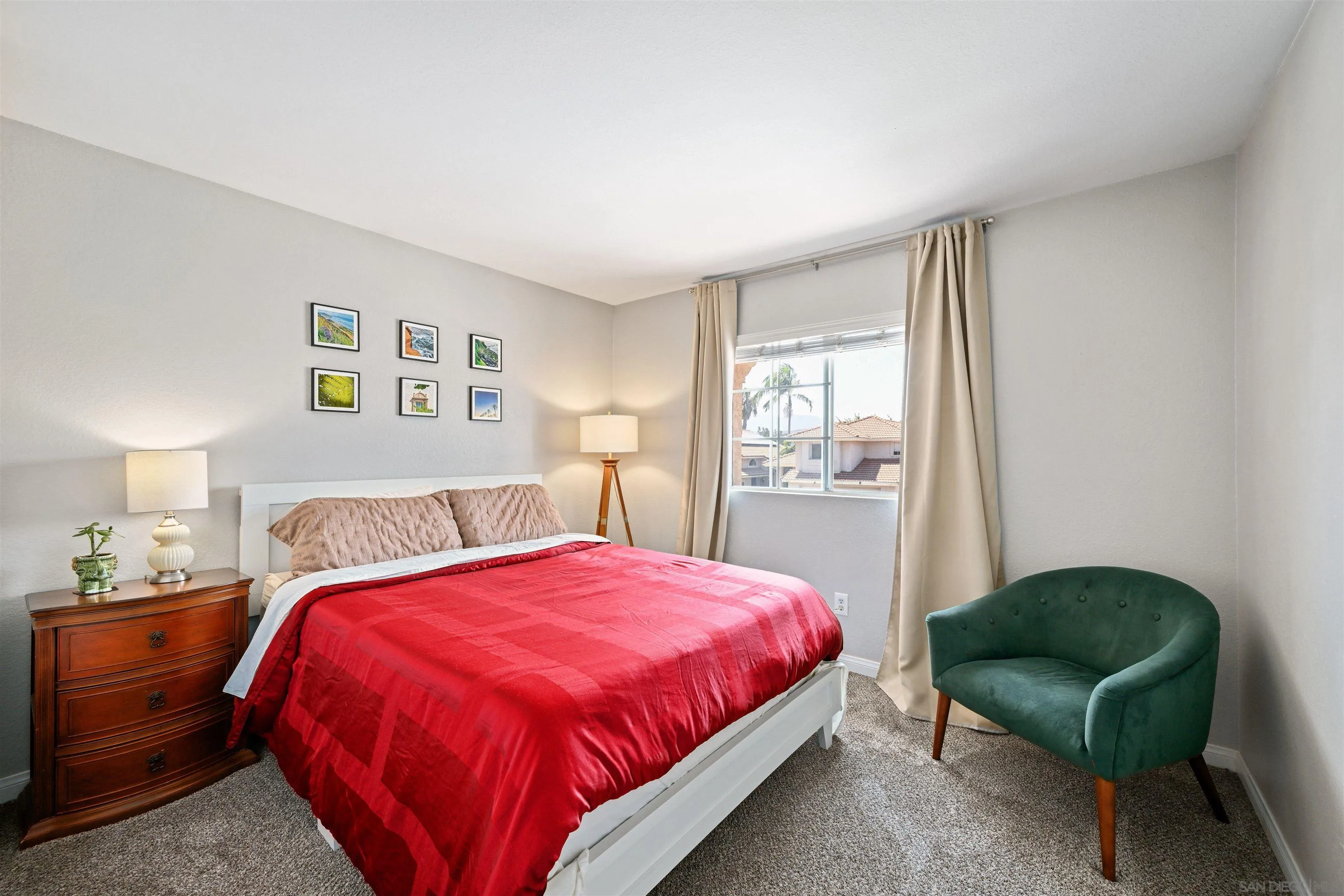 https://cdn.realtyfeed.com/cdn/127/250036404/40bdbf4d5c4218e4df6c2b67ee1c201e.webp