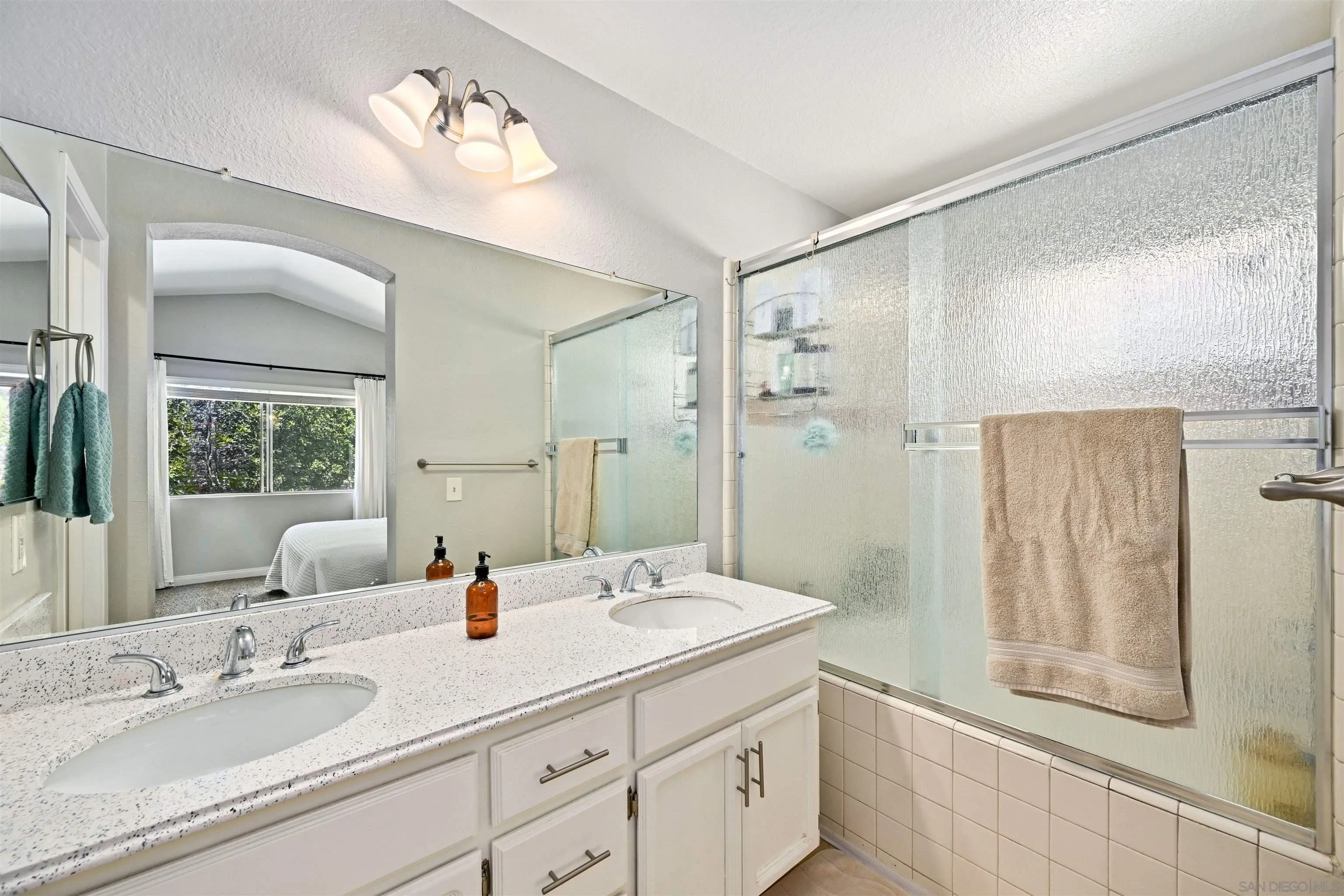 https://cdn.realtyfeed.com/cdn/127/250036404/dfba3e976046e38ccf9c355673be8e72.webp