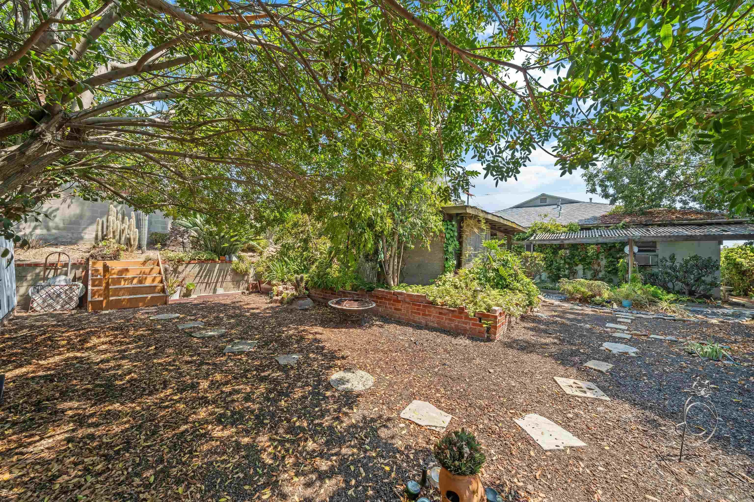 https://cdn.realtyfeed.com/cdn/127/250036405/131d3ec8d9ae221350a6573fd577bf8f.webp