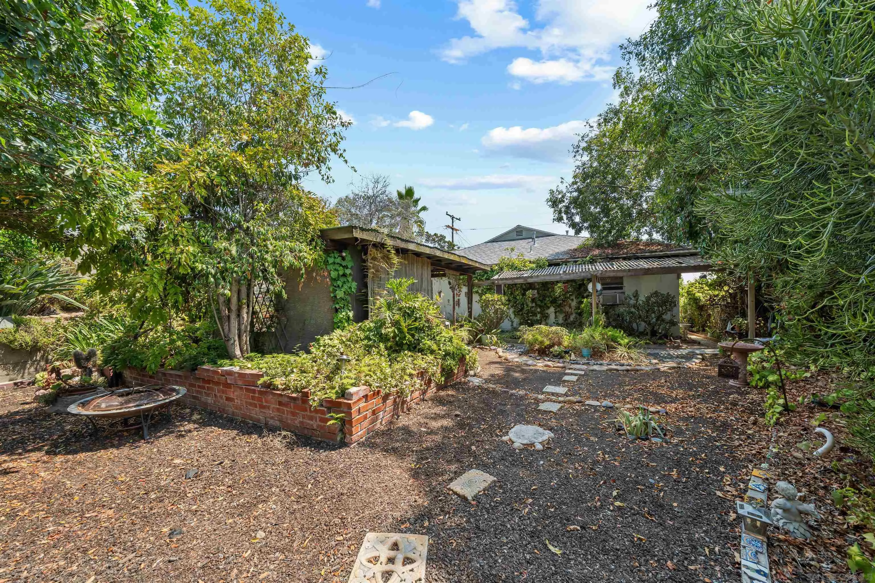 https://cdn.realtyfeed.com/cdn/127/250036405/4800833ad0714eb9f603f02c265f65c3.webp