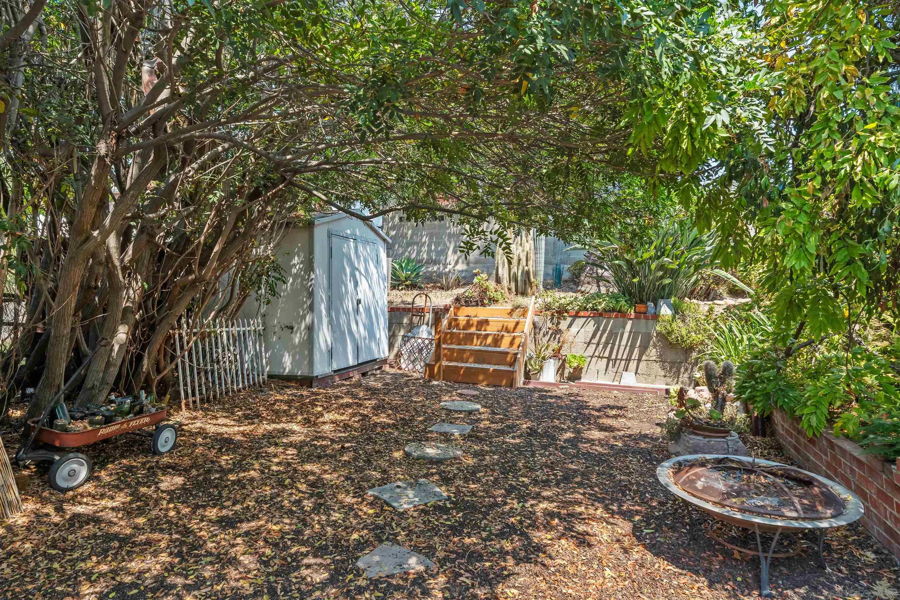 https://cdn.realtyfeed.com/cdn/127/250036405/8b33e0739787d0a89950bce6de0e8971.webp