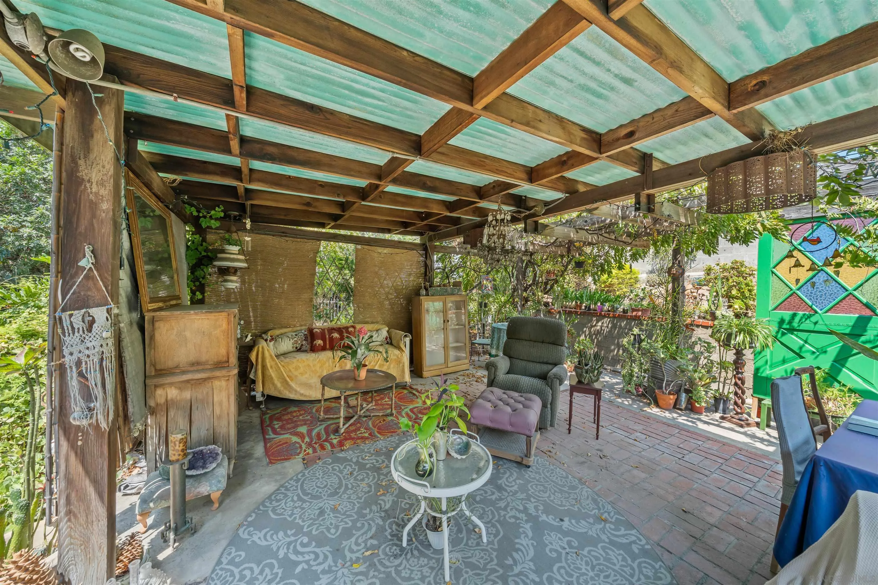 https://cdn.realtyfeed.com/cdn/127/250036405/dcc05dca03024ed51be145f05369411b.webp