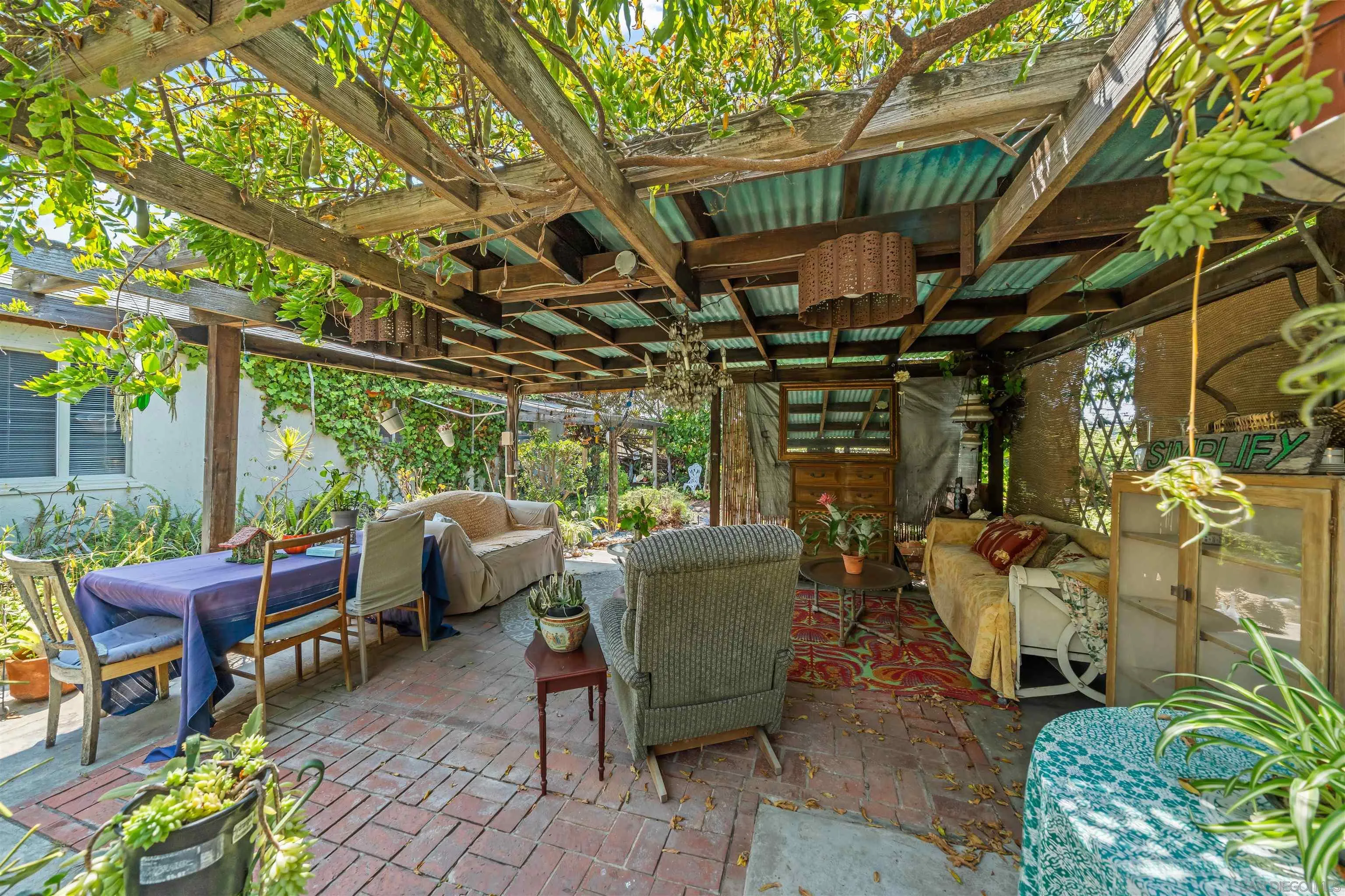 https://cdn.realtyfeed.com/cdn/127/250036405/fa6a0bb8e956c96ae77e3025500b6c14.webp