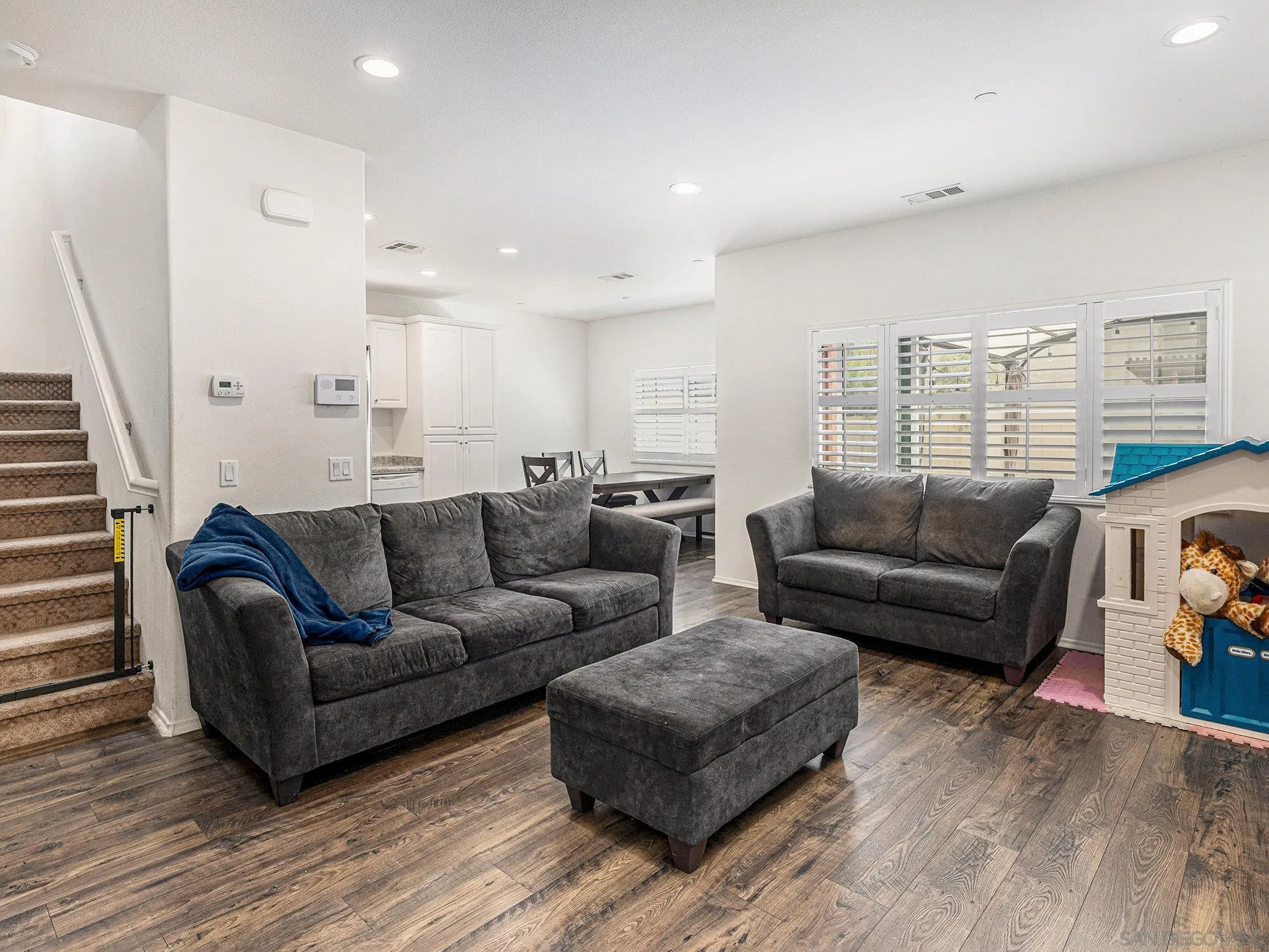https://cdn.realtyfeed.com/cdn/127/250036406/7038798e8ef87b706b52e18a37376391.webp