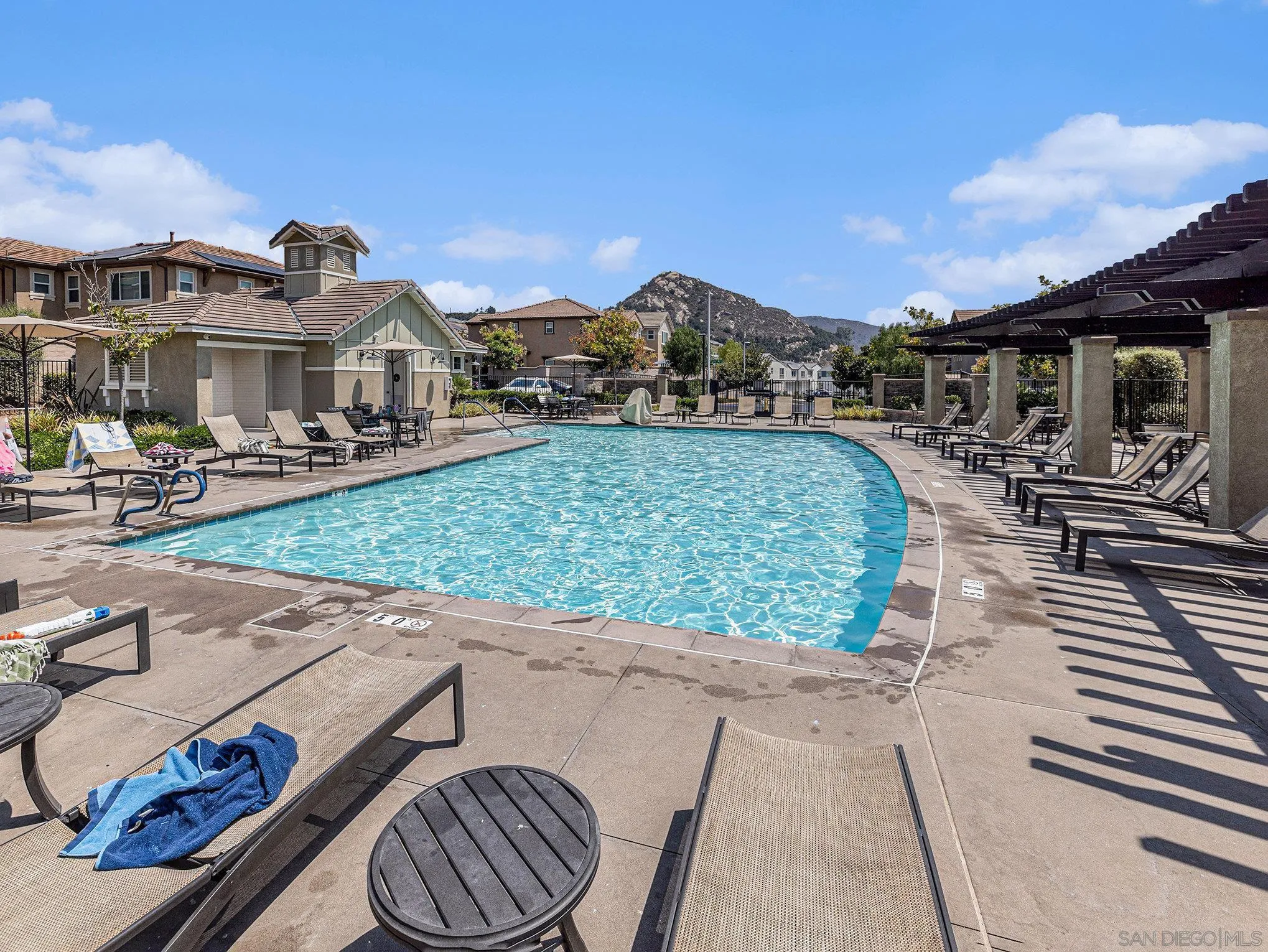 https://cdn.realtyfeed.com/cdn/127/250036406/d7d019a09465157bd6c93f501830edf9.webp