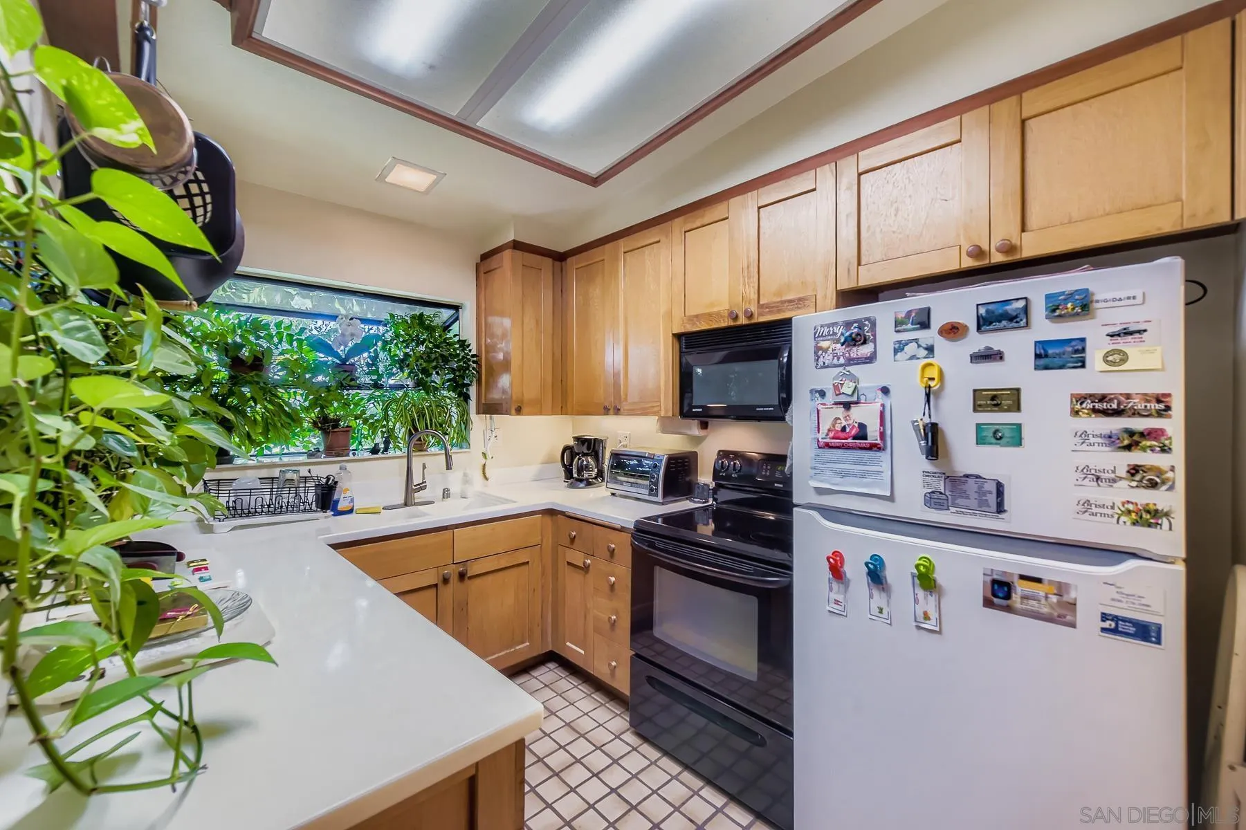 https://cdn.realtyfeed.com/cdn/127/250036407/ce65d70e5d8ad1ccc6027202165f0776.webp