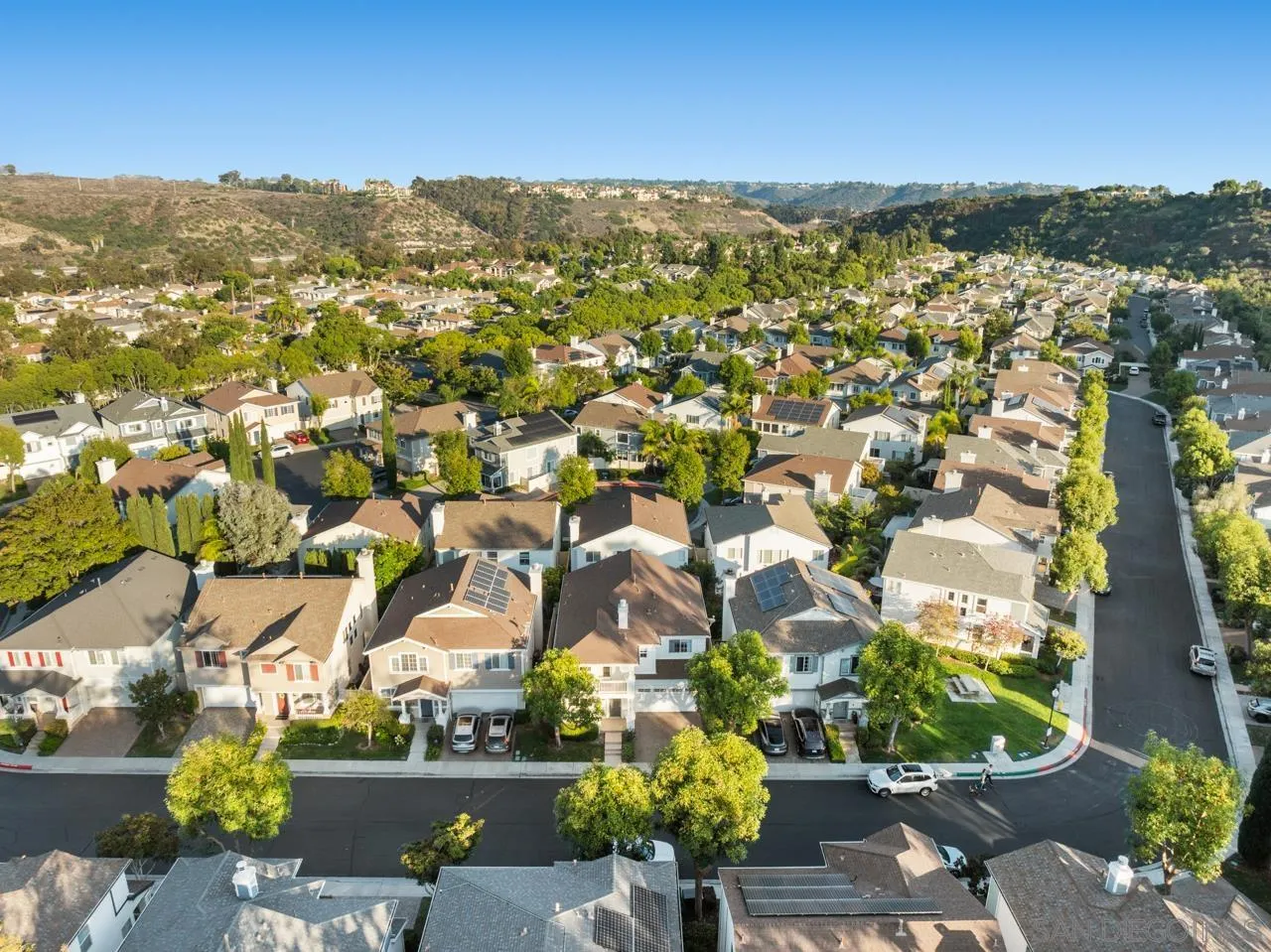 https://cdn.realtyfeed.com/cdn/127/250036408/83b49cc5fbce7e299f7bbf620ce73efa.webp