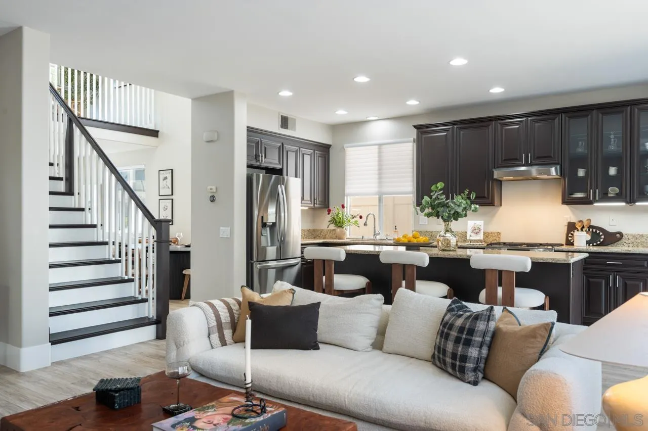 https://cdn.realtyfeed.com/cdn/127/250036408/94cd1aeff3a282bbc6d624562cf1e87e.webp