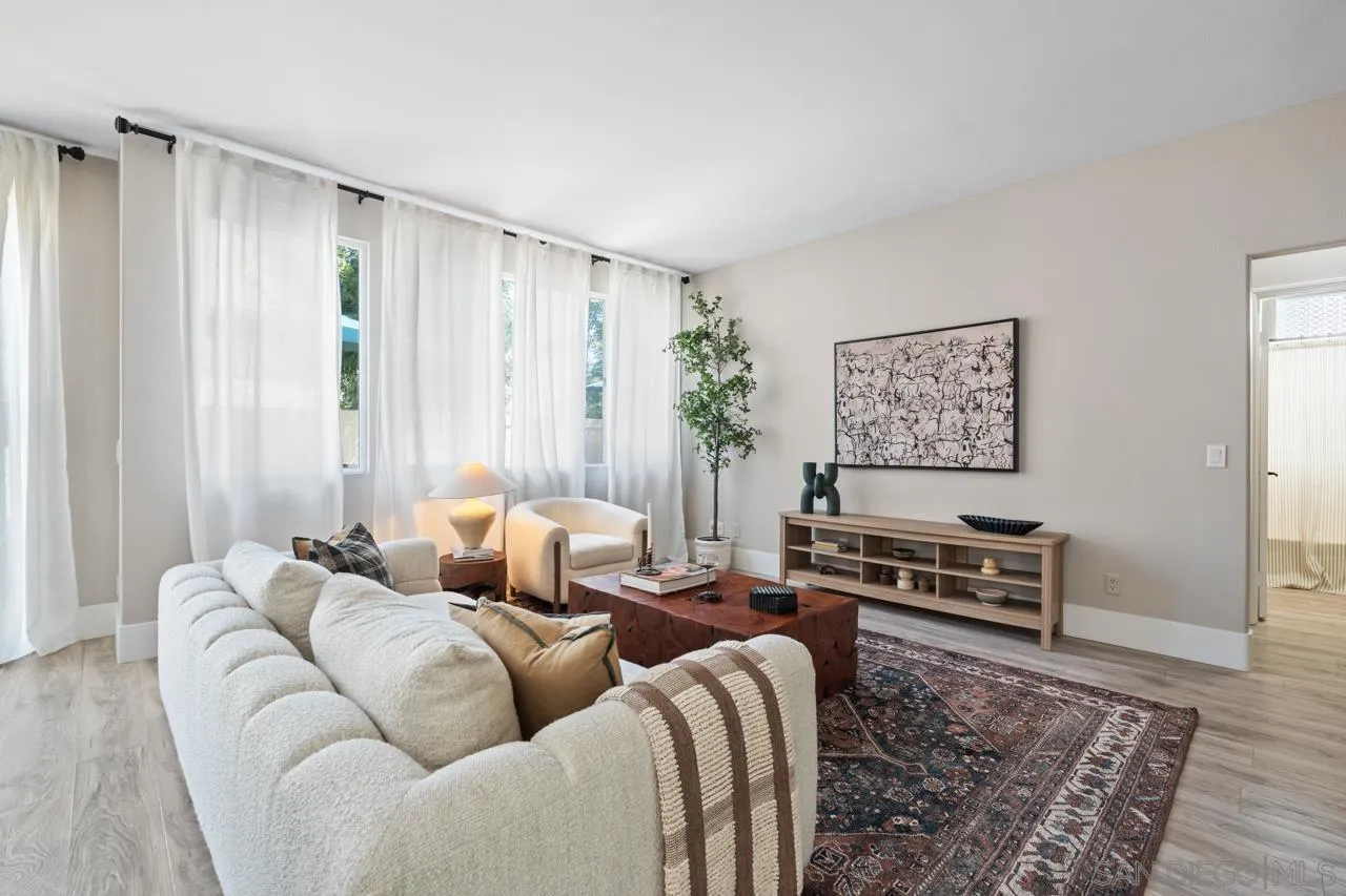 https://cdn.realtyfeed.com/cdn/127/250036408/99b321f0bf590db8fbfca3ad769b099f.webp