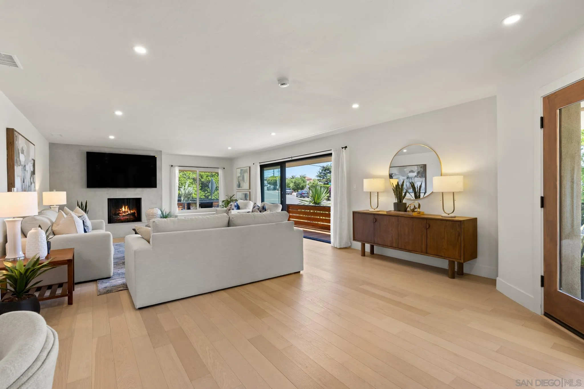 https://cdn.realtyfeed.com/cdn/127/250036409/0b032e2f4774dec778e4090ee84189d2.webp
