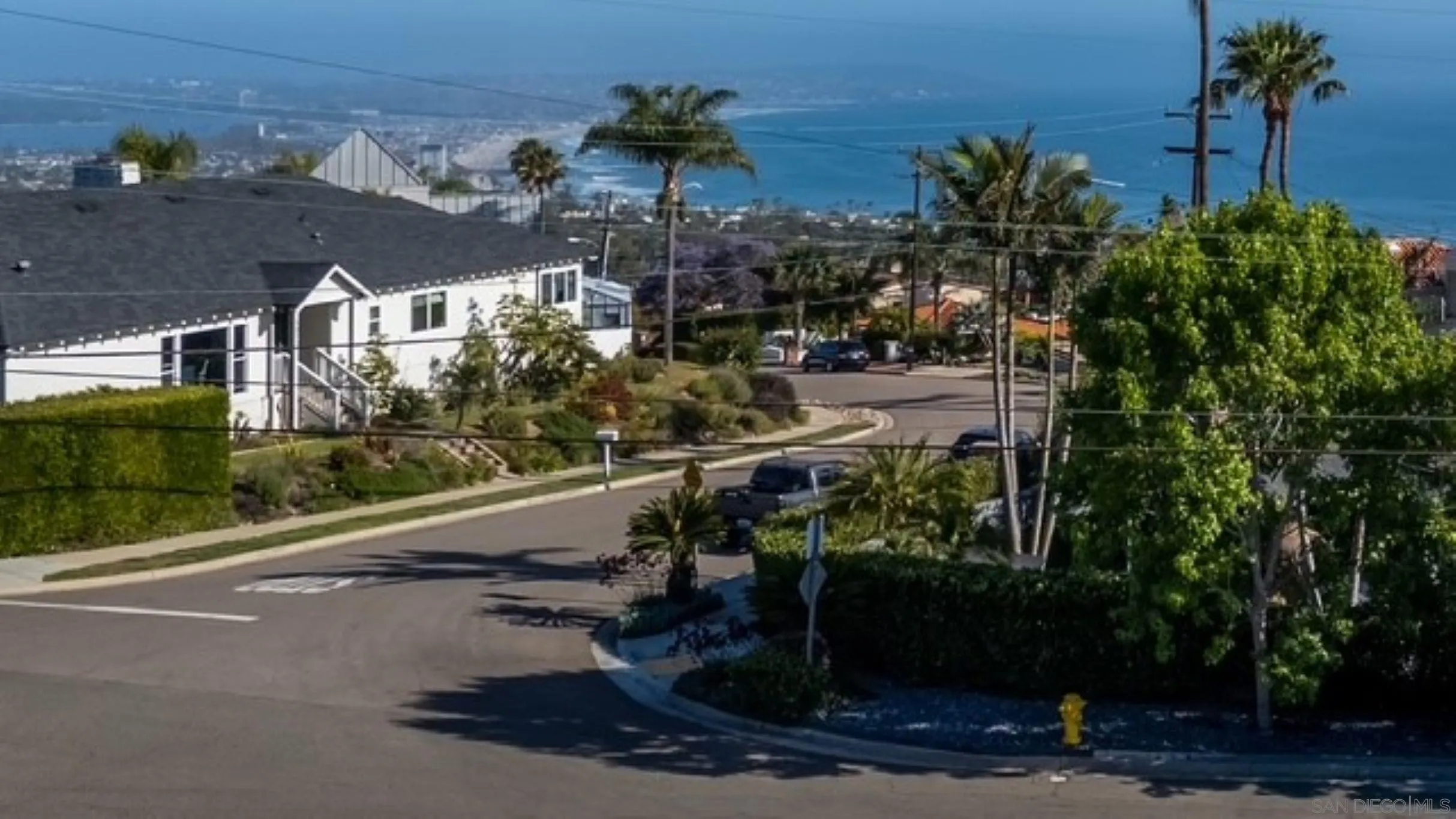 https://cdn.realtyfeed.com/cdn/127/250036409/6e4dd4abd2d3997b1420ed5f01732fb8.webp