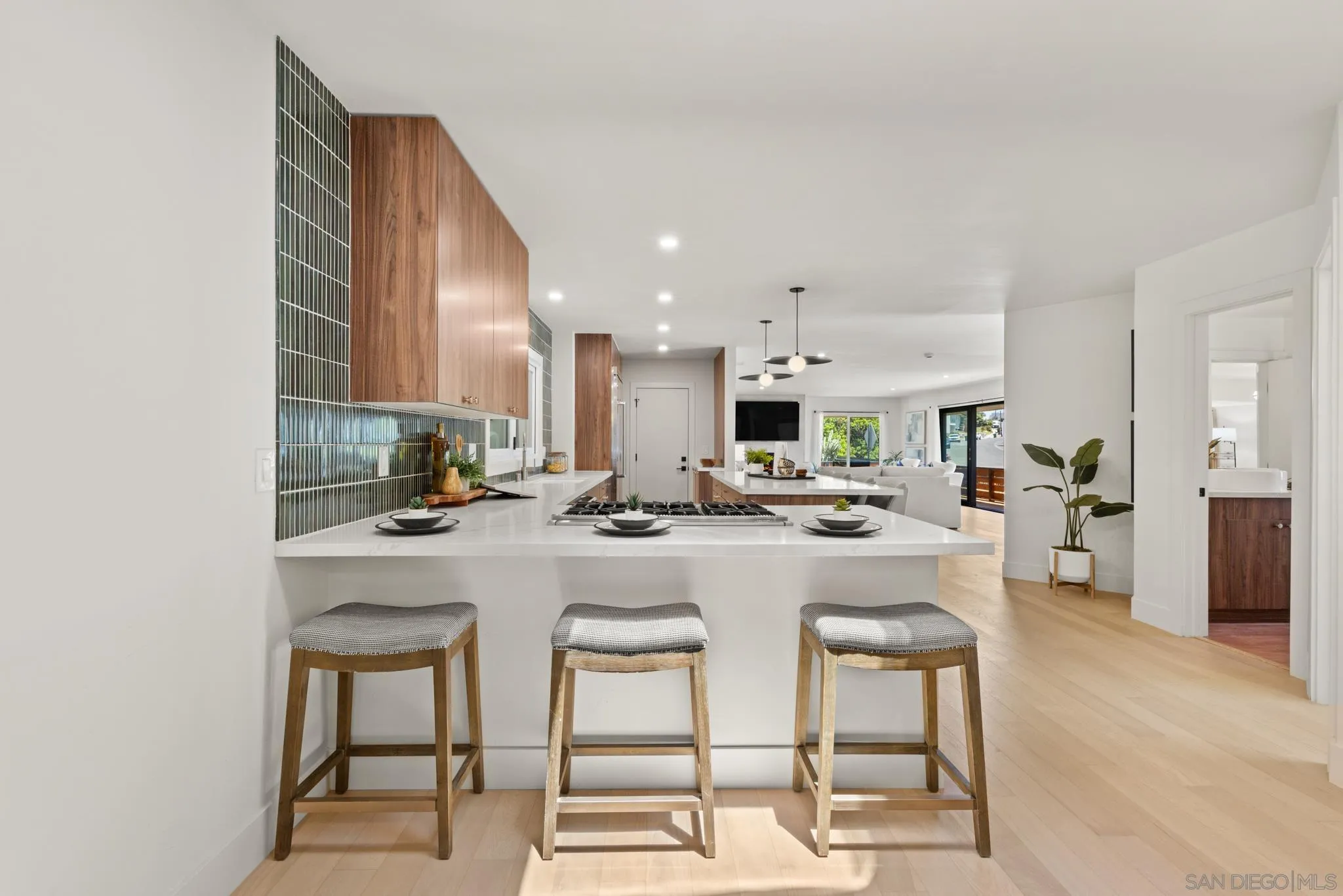 https://cdn.realtyfeed.com/cdn/127/250036409/93c59460a4fd0f353ccb2019ef43787f.webp