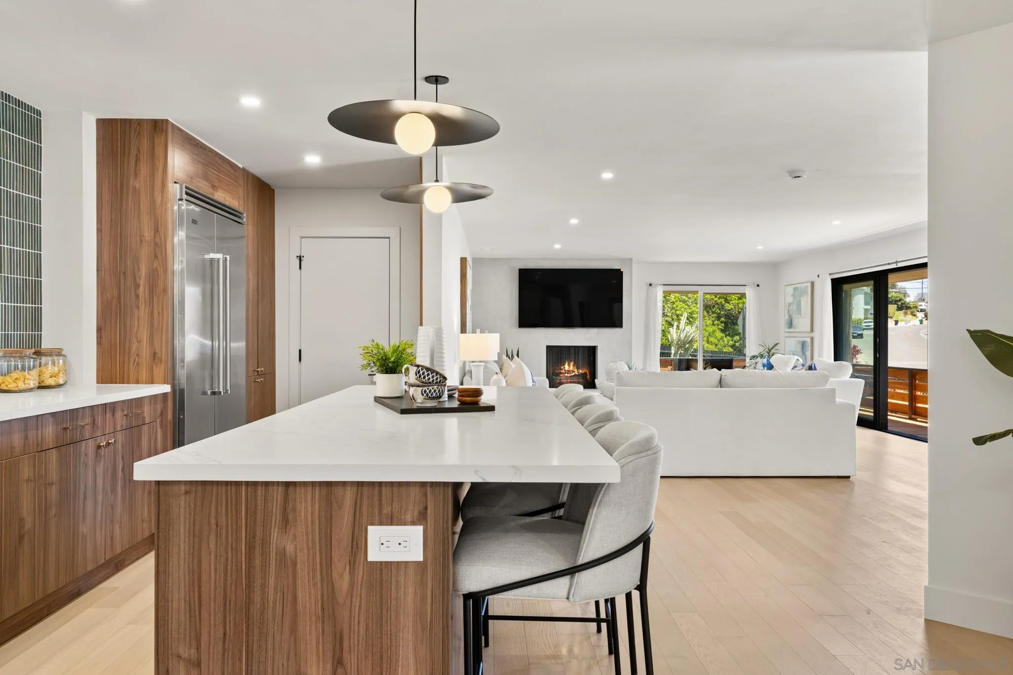 https://cdn.realtyfeed.com/cdn/127/250036409/96f82ef6f436cde73ebe88f1fcf1f1c2.webp