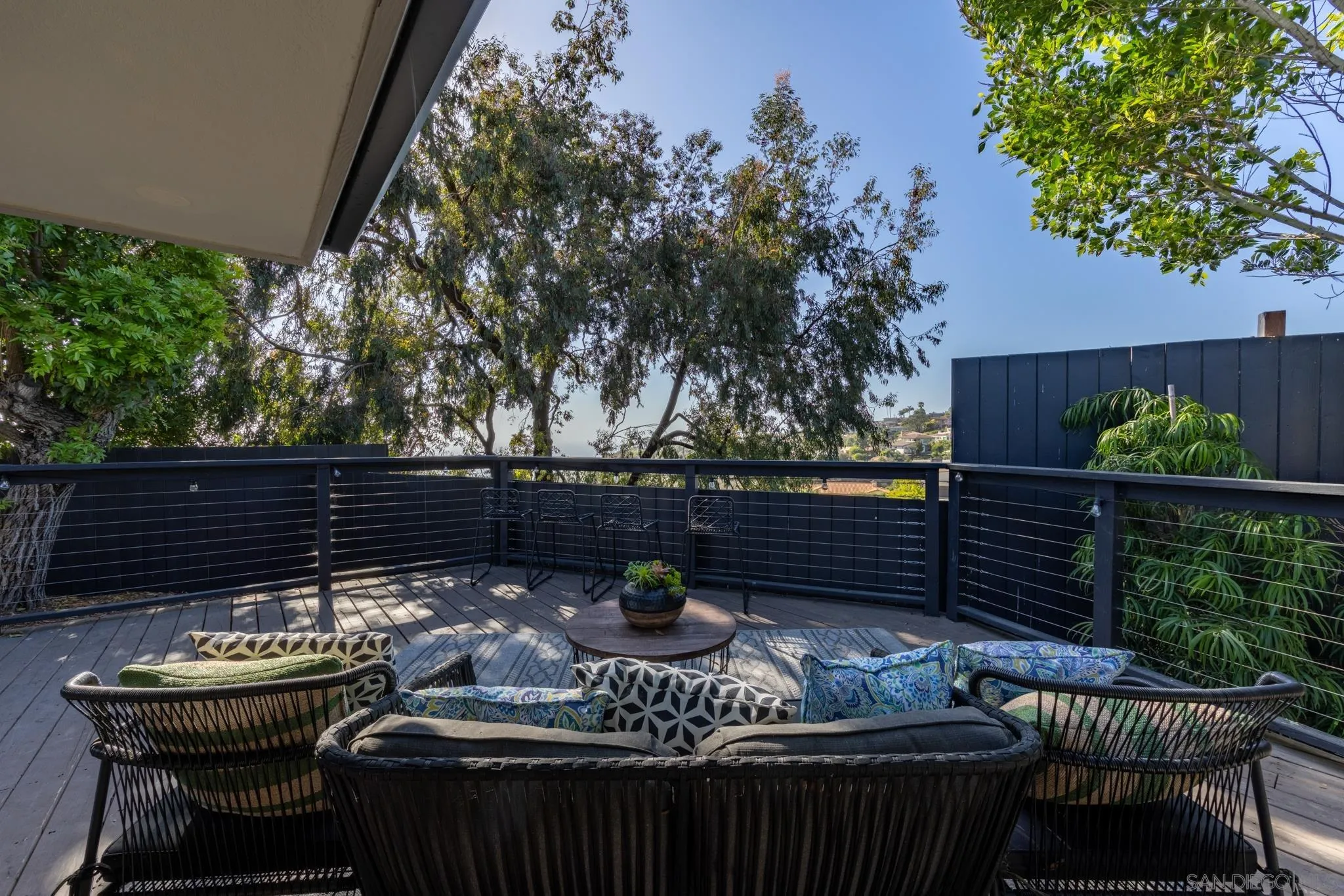 https://cdn.realtyfeed.com/cdn/127/250036409/9c46792f55278de136f081228de5a1b3.webp