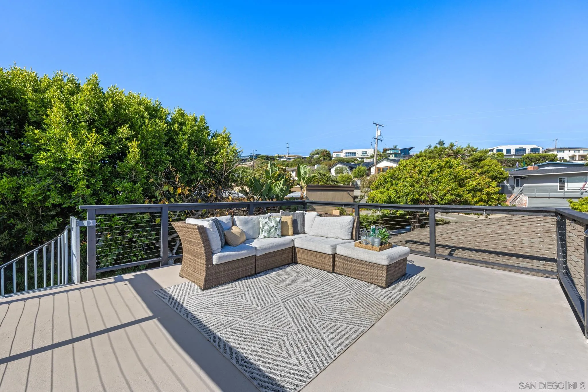 https://cdn.realtyfeed.com/cdn/127/250036409/d98795d60255e913af893cf4b019e996.webp