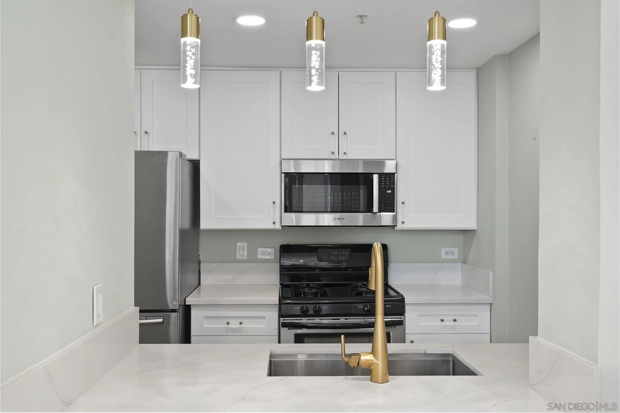 https://cdn.realtyfeed.com/cdn/127/250036415/31125f8ffaeb65965b3c8e36a68fbcea.webp