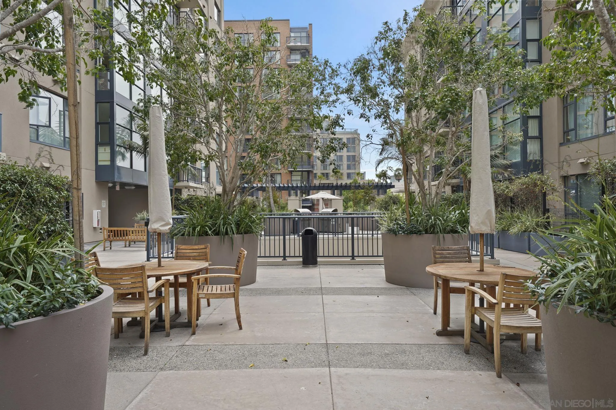 https://cdn.realtyfeed.com/cdn/127/250036415/7dcdf9a1584d1b2c16d75bfe8a5c0ec9.webp