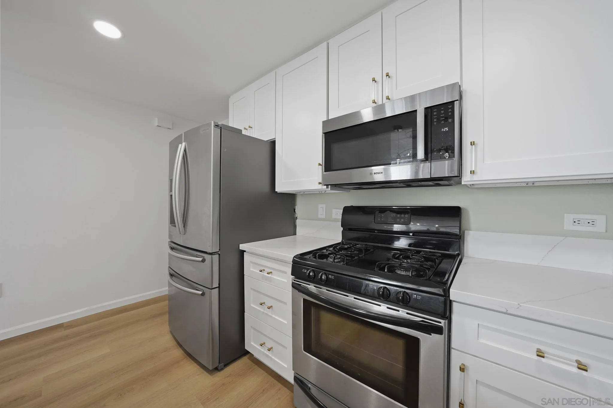 https://cdn.realtyfeed.com/cdn/127/250036415/d2ae47bf71d152ea676f062ad8c0b184.webp