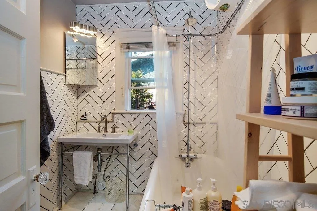 https://cdn.realtyfeed.com/cdn/127/250036417/1e60e08fd6001b879e175b4444f90ea0.webp