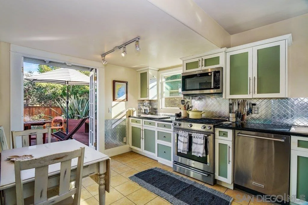 https://cdn.realtyfeed.com/cdn/127/250036417/35c042c8f50684f34cfe19fd1c1ababb.webp