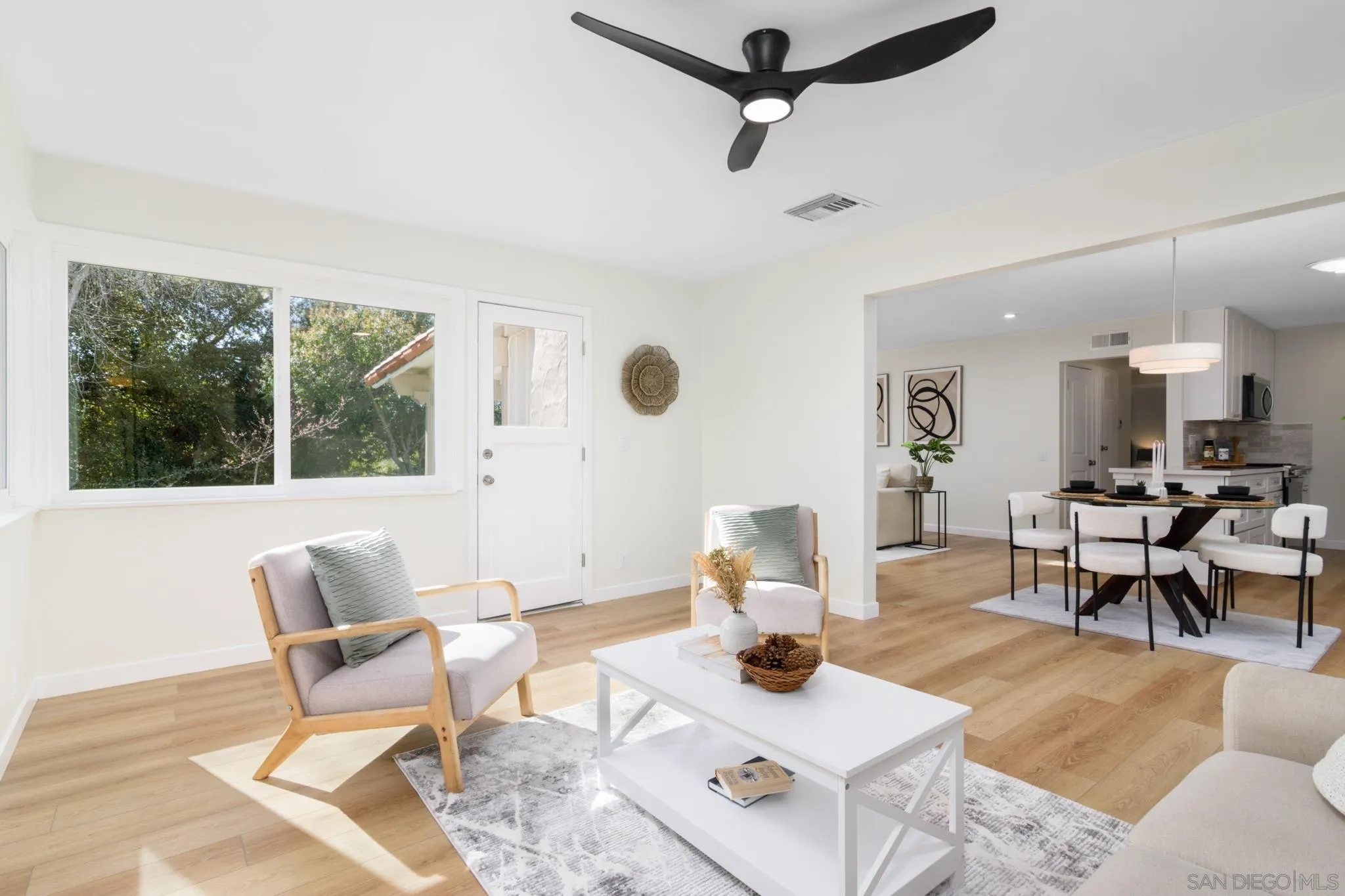 https://cdn.realtyfeed.com/cdn/127/250036418/ce8ee1bd0c3b7dc8fa2272e36bb0865d.webp