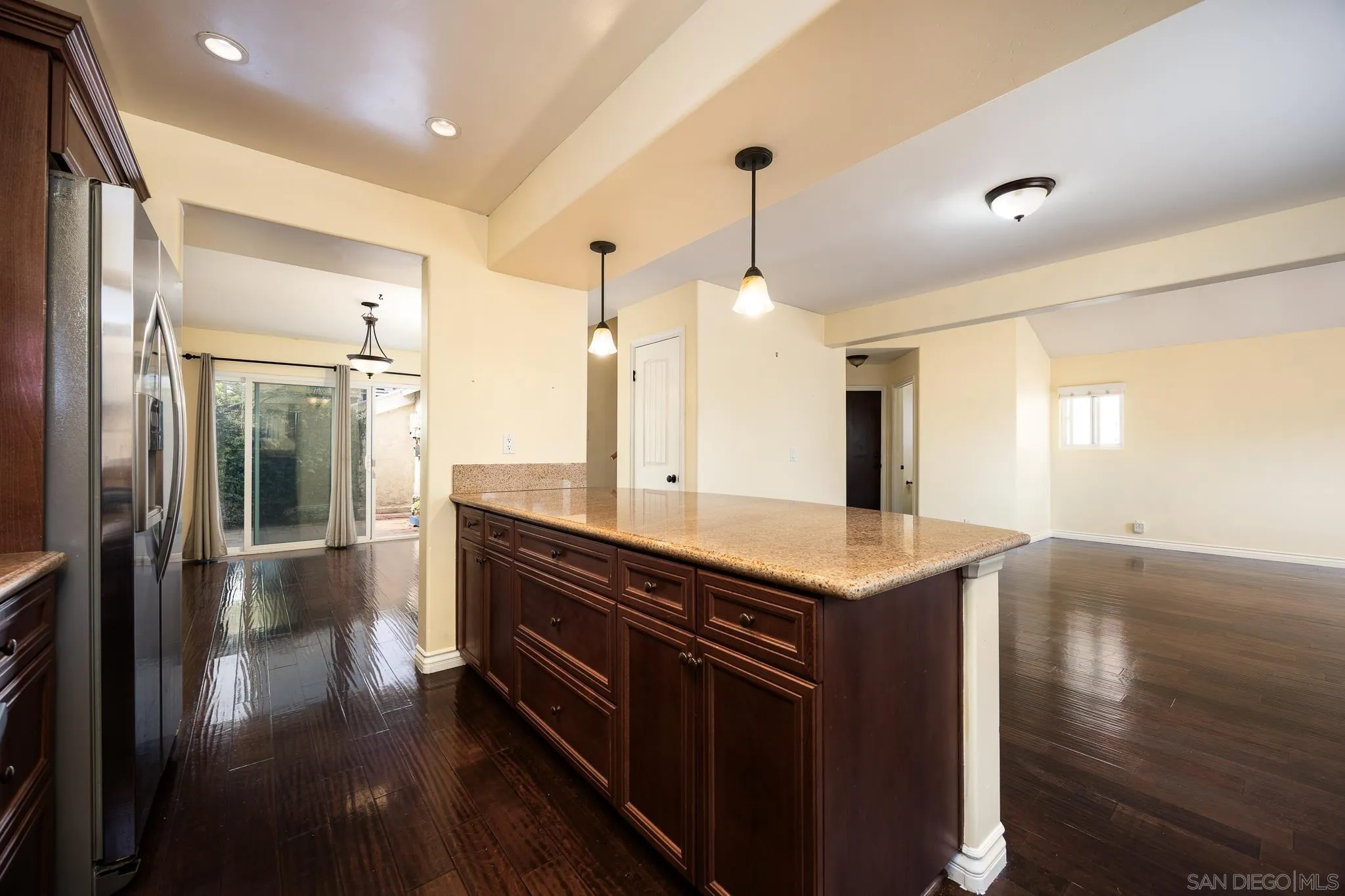 https://cdn.realtyfeed.com/cdn/127/250036419/340e4facf2f05a30681b3b8dc6dc9dc9.webp