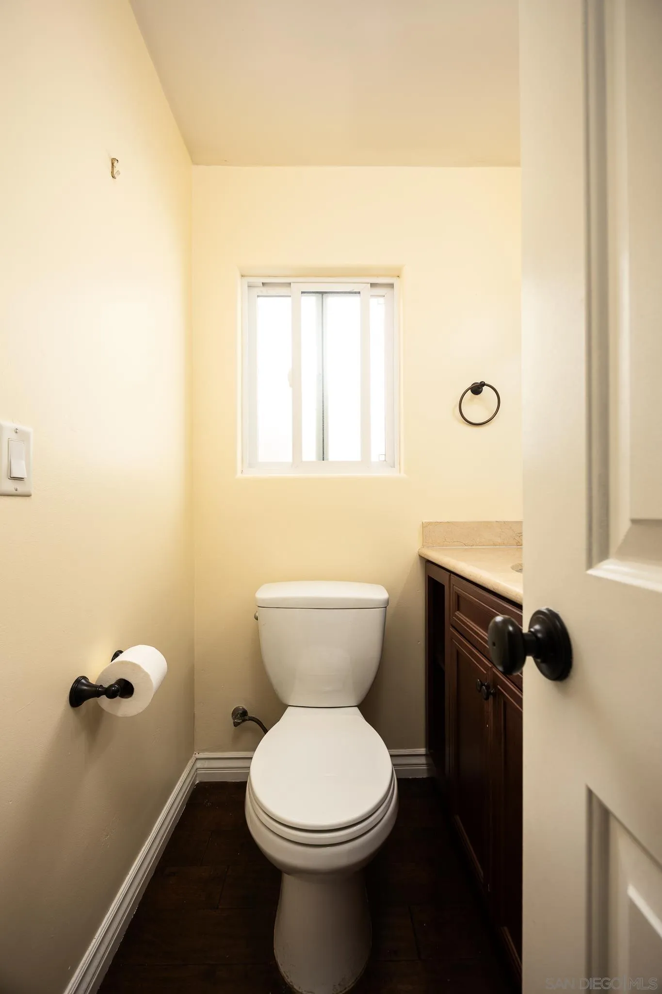 https://cdn.realtyfeed.com/cdn/127/250036419/b2d7a72a1f1570d28f957c5f6aae286e.webp