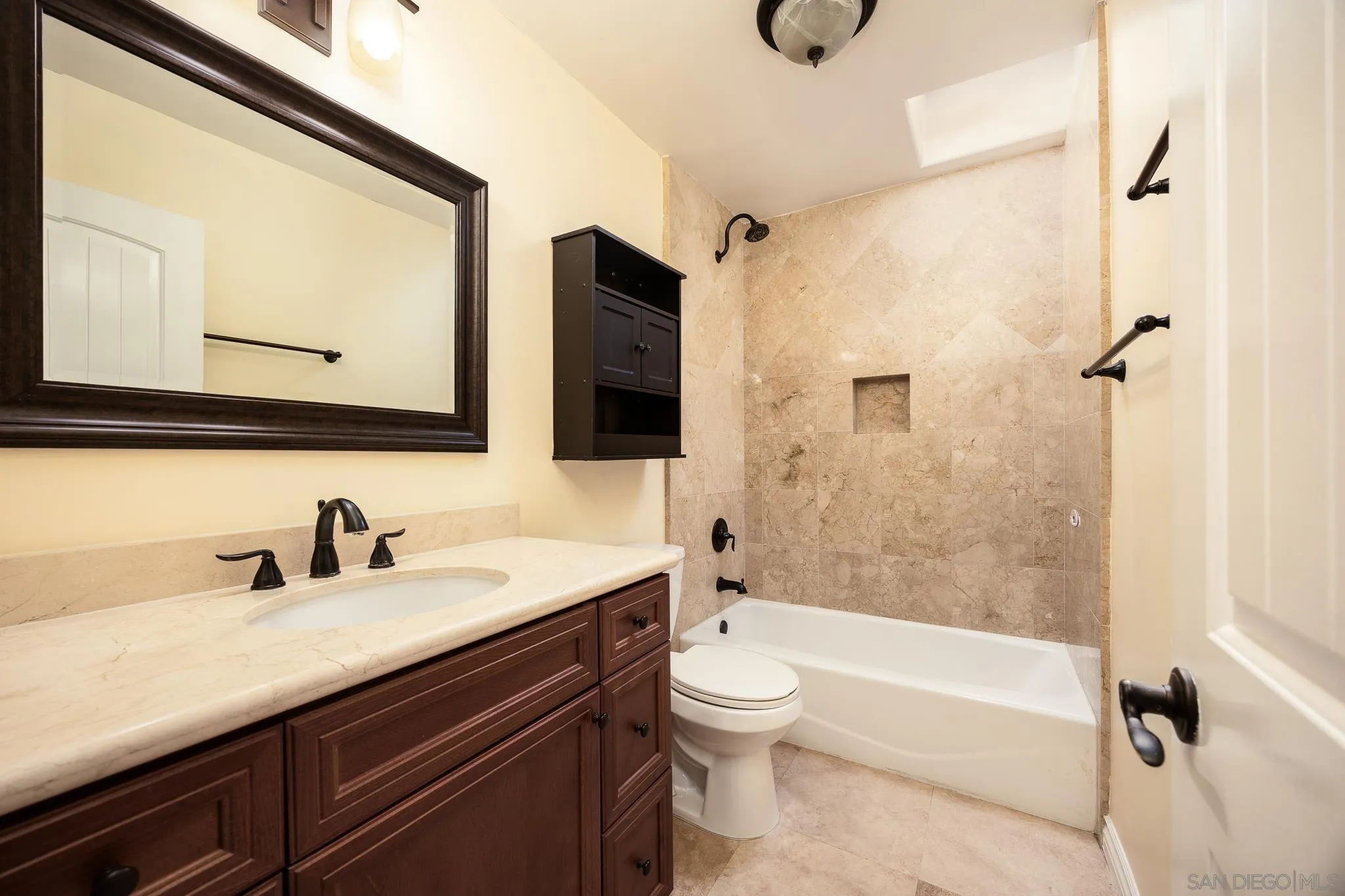 https://cdn.realtyfeed.com/cdn/127/250036419/e0d4af8f5c8980bc7ecc5bbe0e322be9.webp