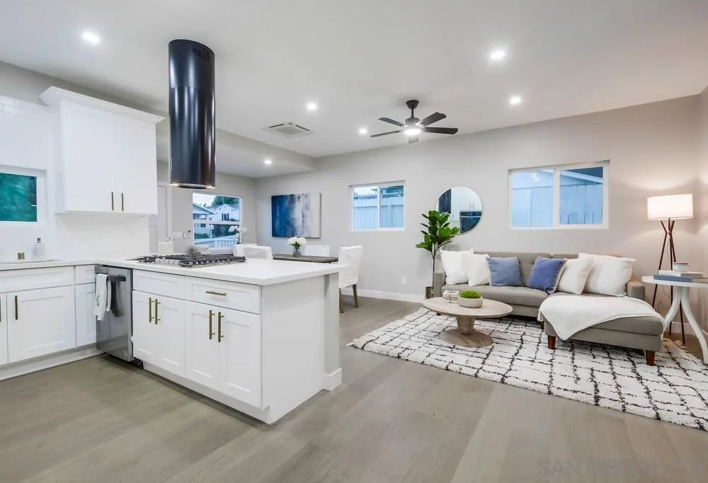 https://cdn.realtyfeed.com/cdn/127/250036424/b566669d29befac699896274a9eb6349.webp