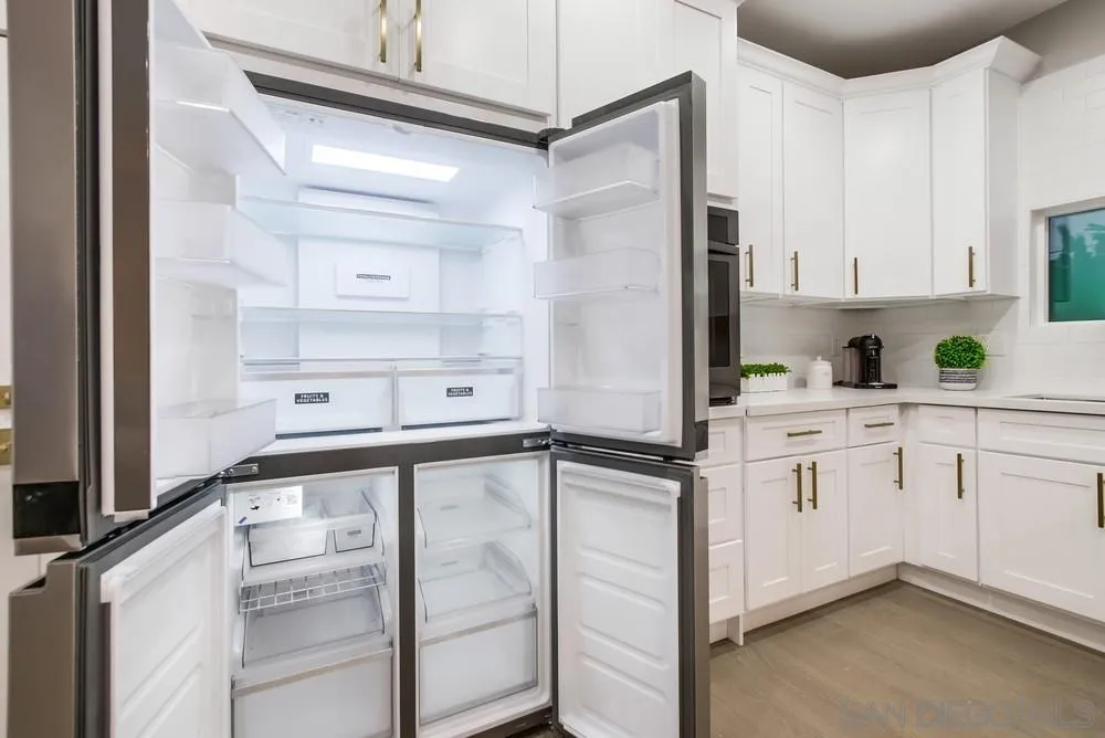 https://cdn.realtyfeed.com/cdn/127/250036424/b6f8c9ceb9a8d00c4562f528b3bcdc18.webp