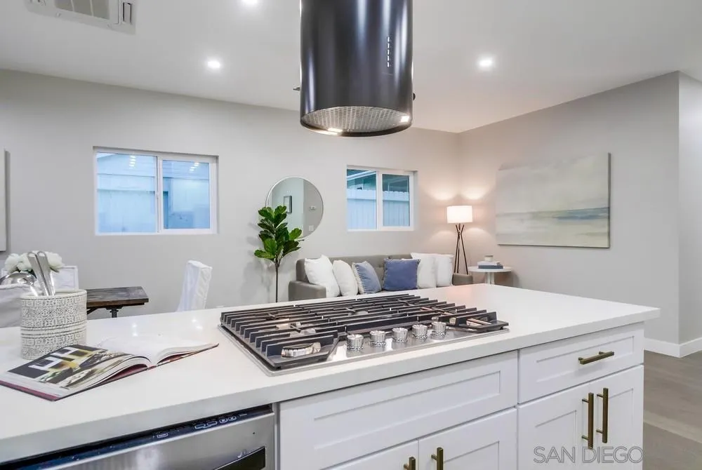 https://cdn.realtyfeed.com/cdn/127/250036424/d4135f544606b6f4253b53e878c51ba8.webp