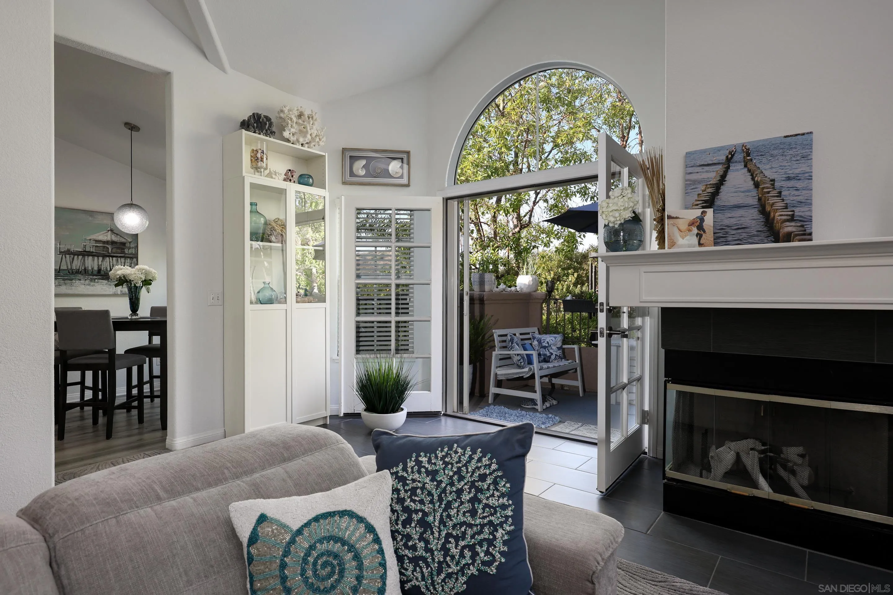 Photo #8: 250036425 Listing: Photo #8