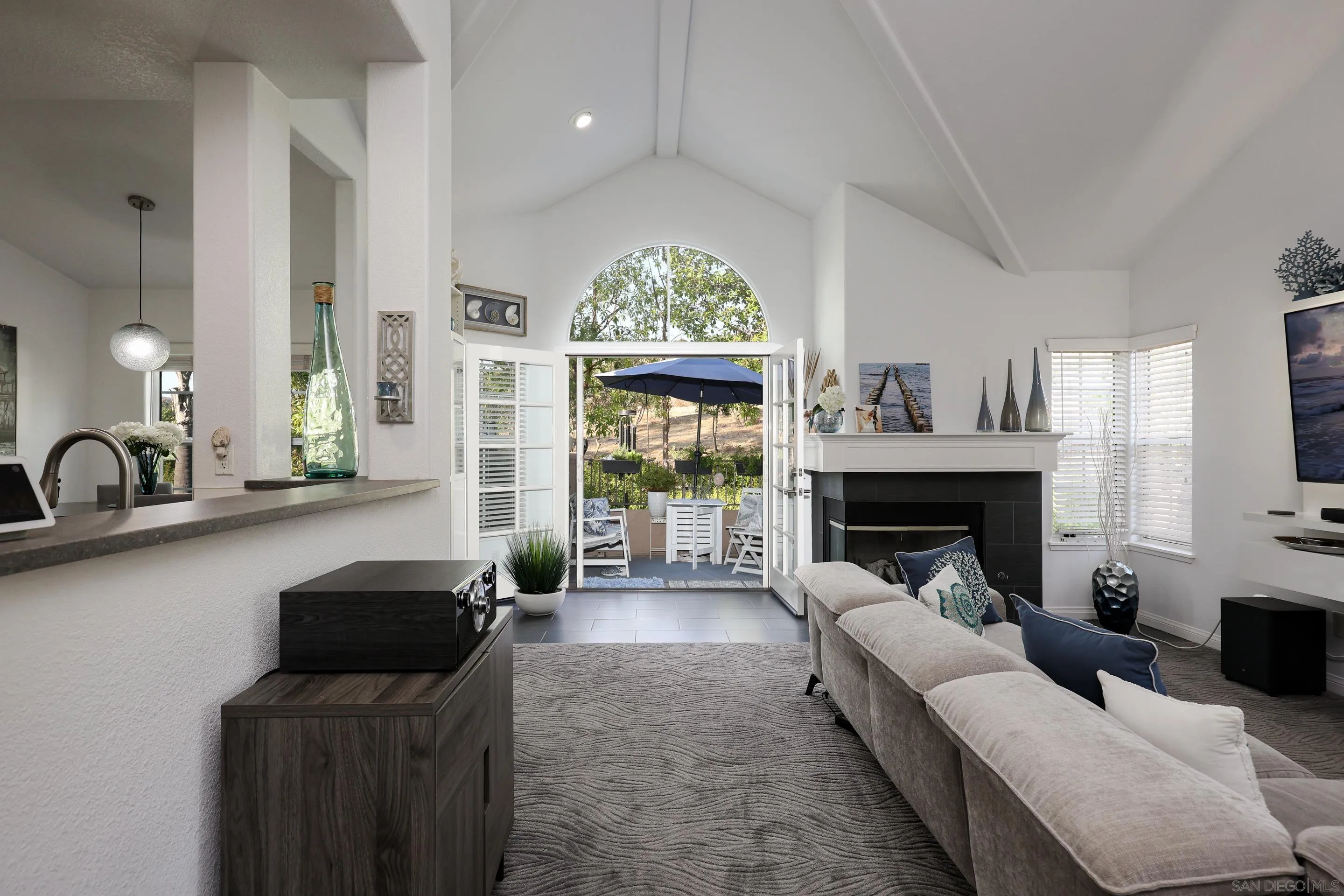 Photo #3: 250036425 Listing 