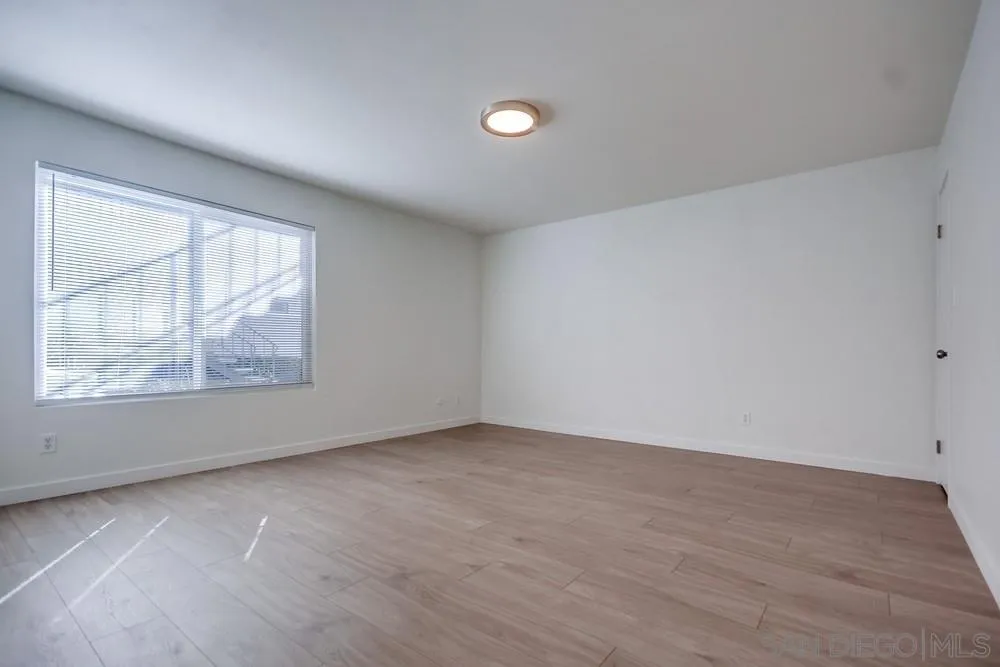https://cdn.realtyfeed.com/cdn/127/250036426/0d97f66999e3fc3a2b62e05a8107a893.webp