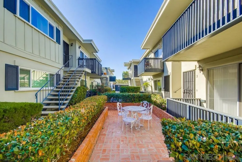 https://cdn.realtyfeed.com/cdn/127/250036426/4722ba006fd8fb7cdcb4ab89e3cff97c.webp