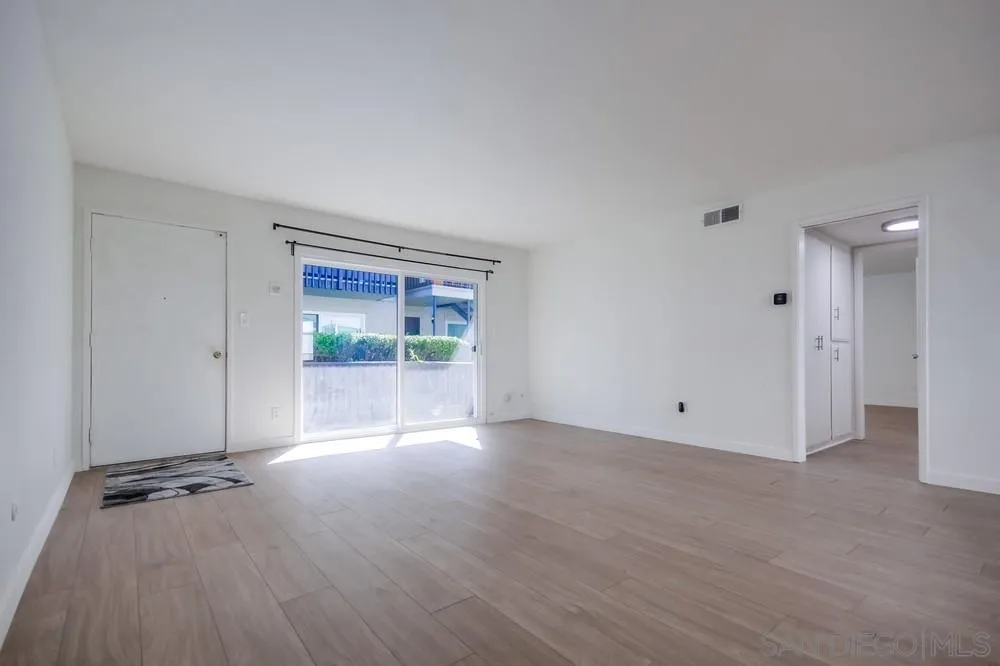 https://cdn.realtyfeed.com/cdn/127/250036426/594bba18f2303b526f41485881f84a0a.webp