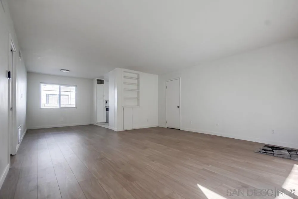 https://cdn.realtyfeed.com/cdn/127/250036426/71d4648d49001b35827964c0e885c755.webp
