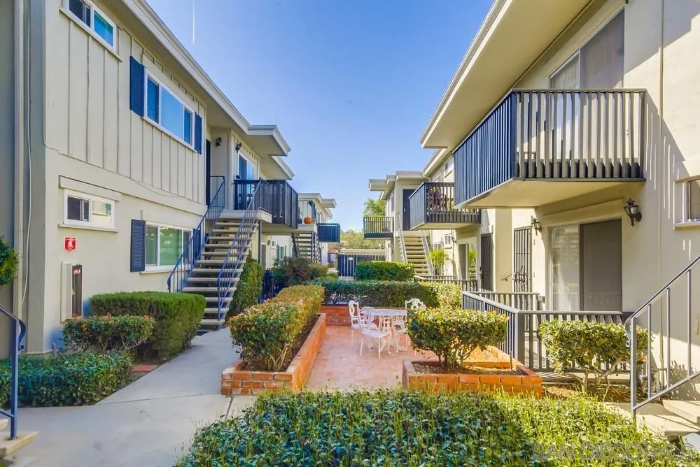 https://cdn.realtyfeed.com/cdn/127/250036426/dfe5350e9a6700a495a548fda8ba4803.webp