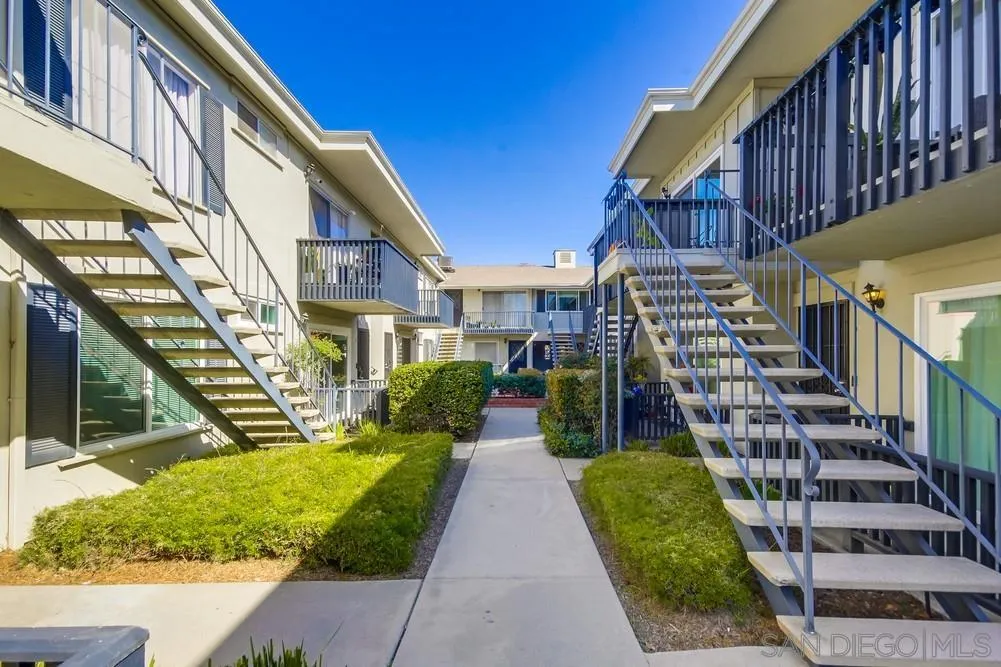 https://cdn.realtyfeed.com/cdn/127/250036426/ea66a9db3fa24058ed6d2694df38a2c9.webp